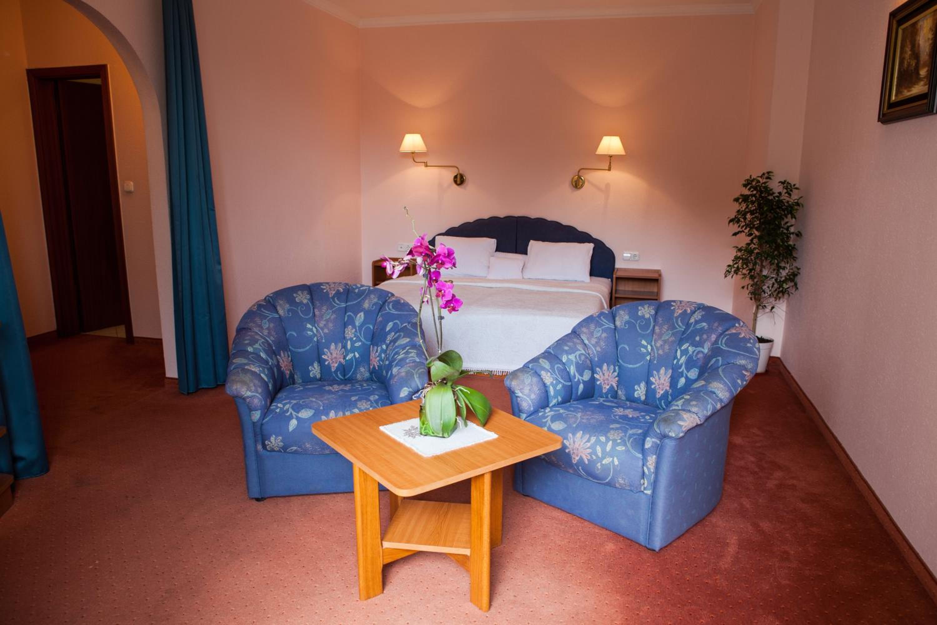Double Room - Photo 6
