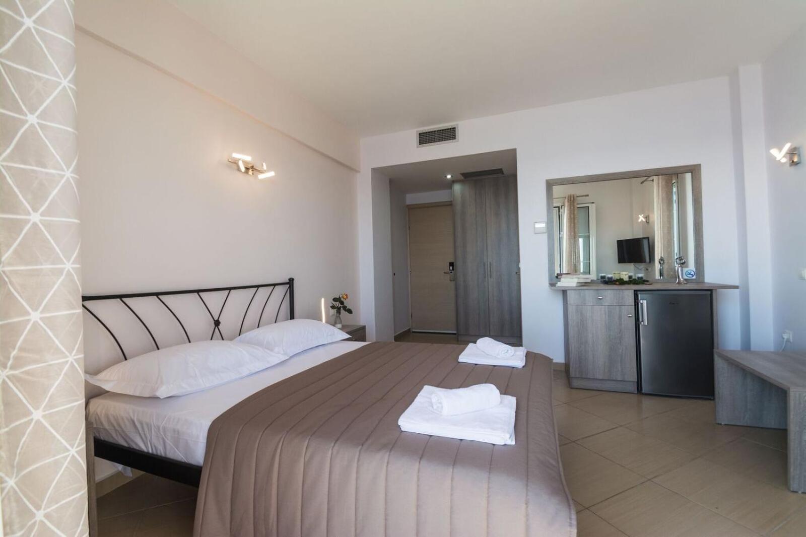 Double Room - Photo 3