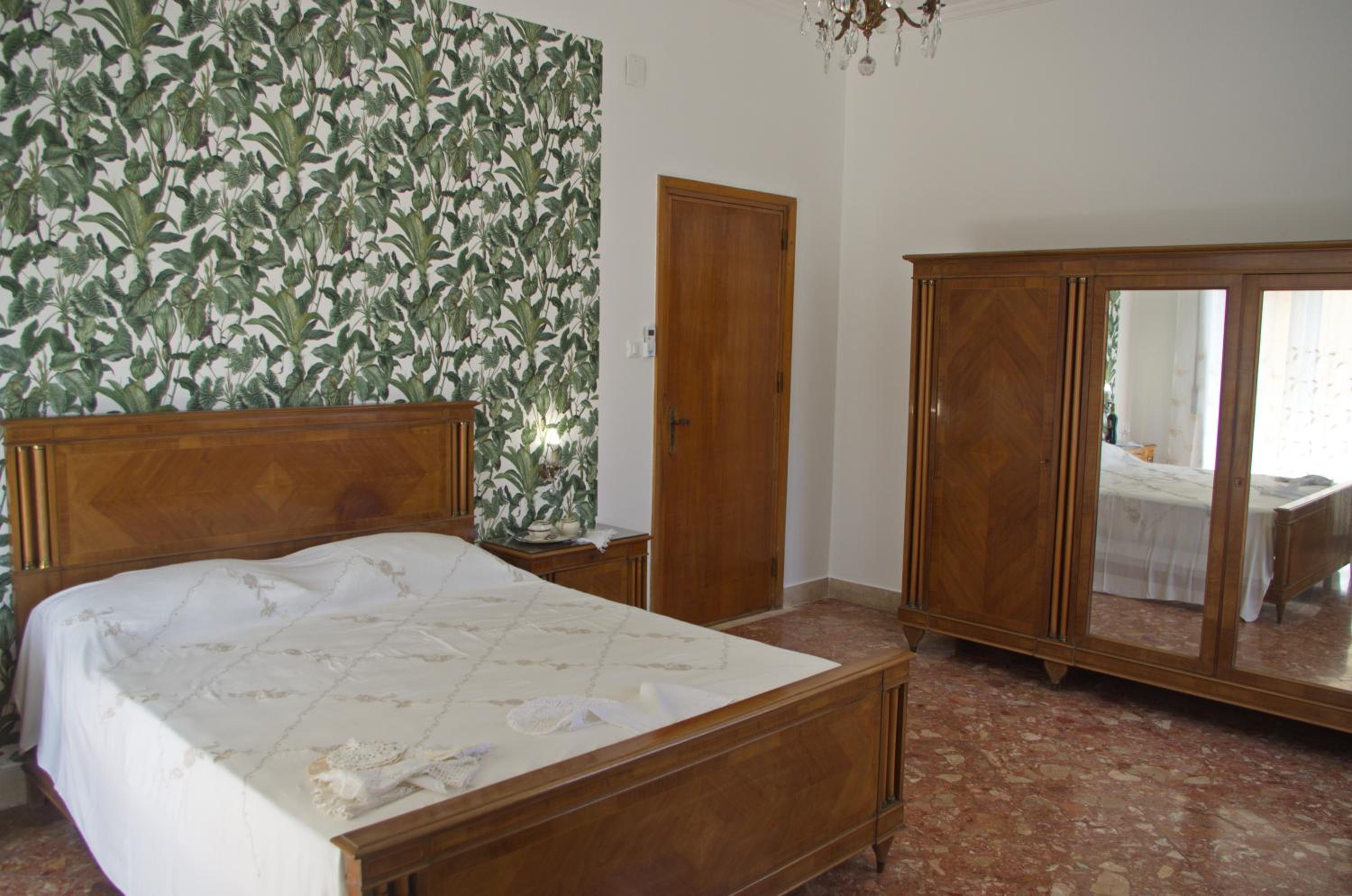 Triple Room with Private External Bathroom - Photo 2