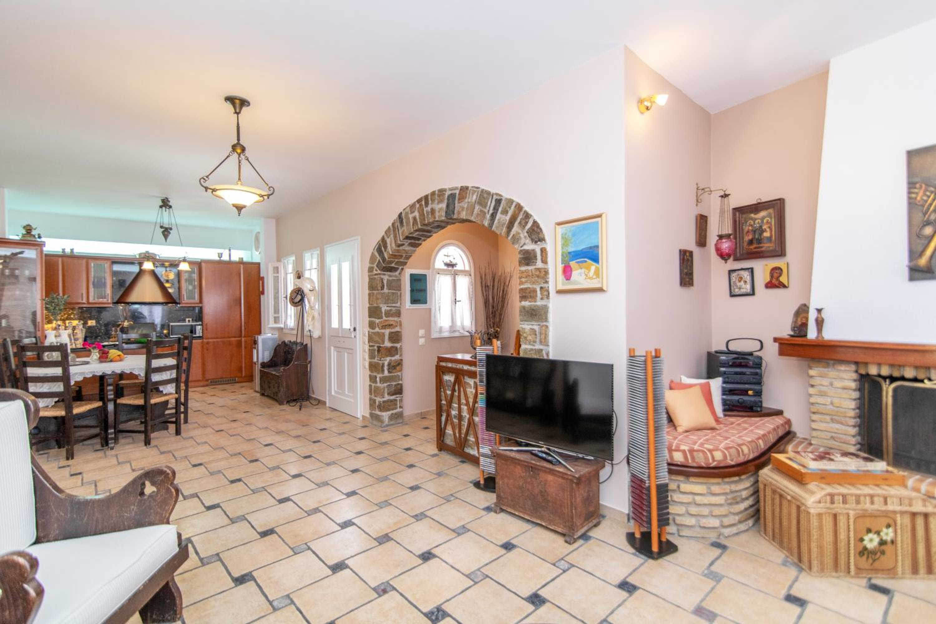 Three-Bedroom House photo 2