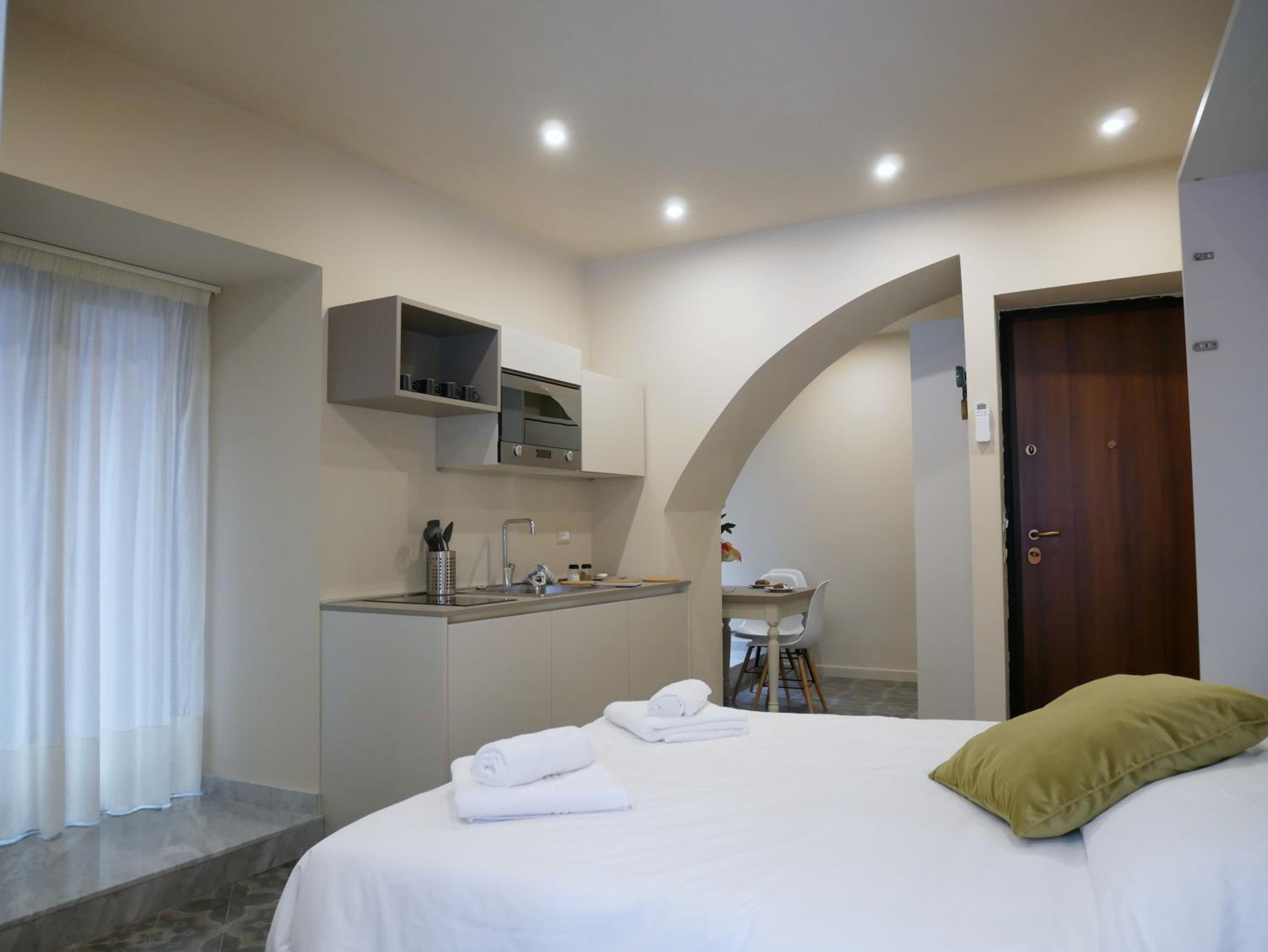 One-Bedroom Apartment - Photo 1