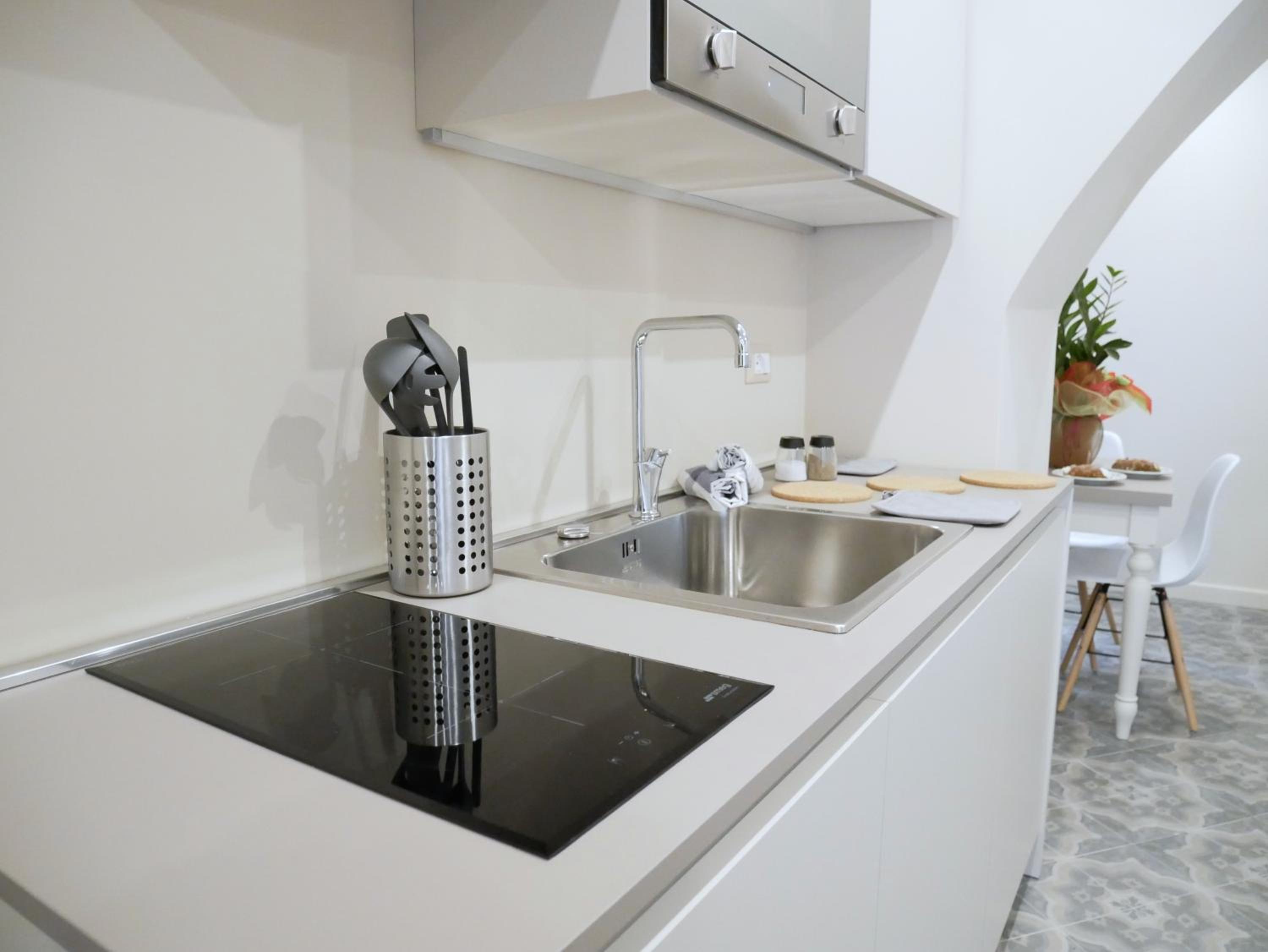 One-Bedroom Apartment - Photo 10