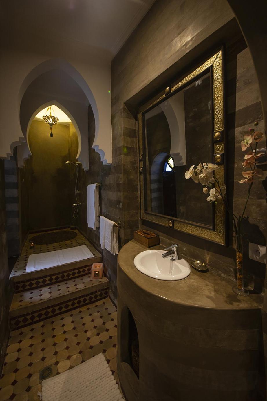 Deluxe King Suite - Photo 3