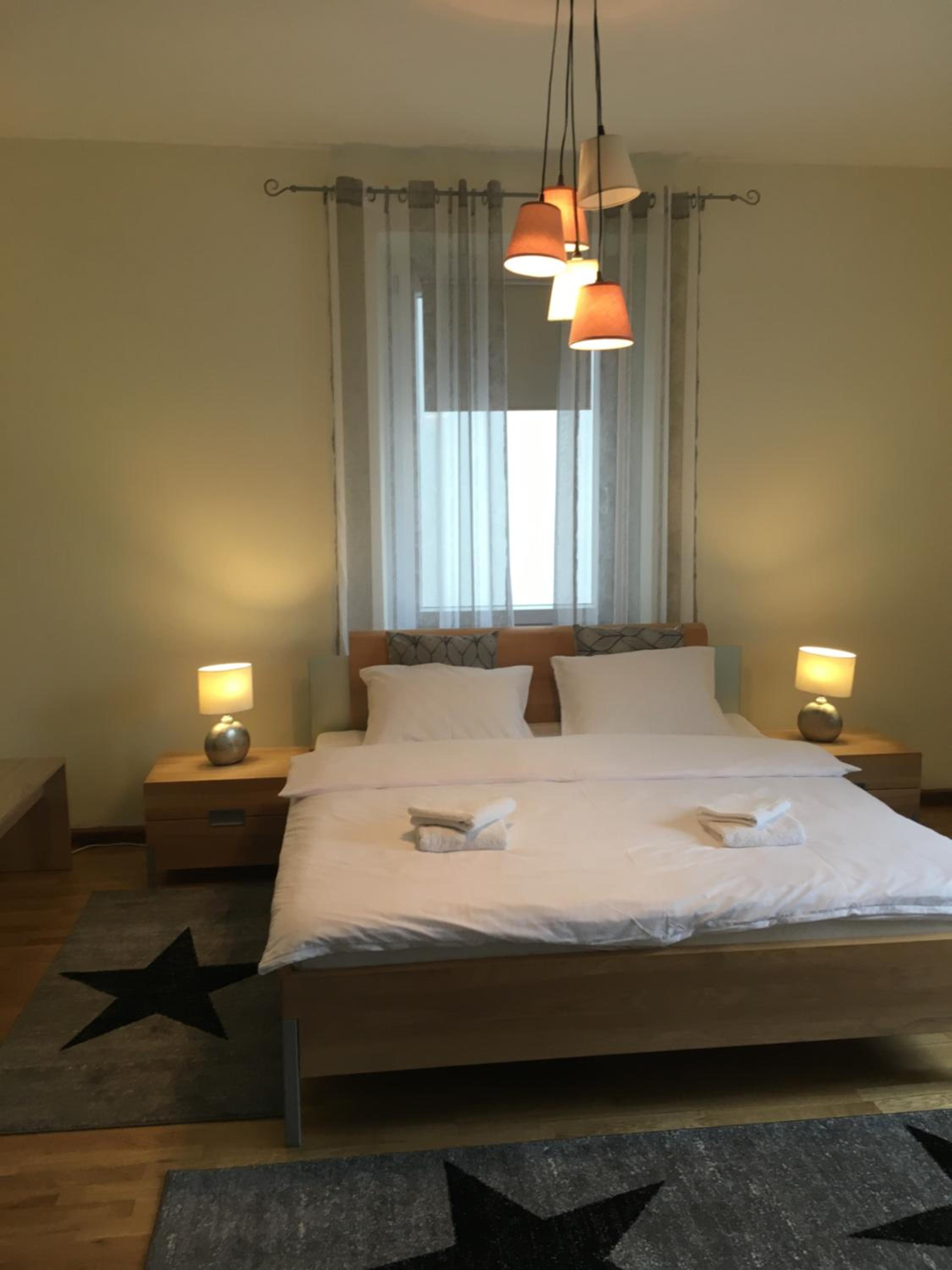One-Bedroom Apartment - Photo 12
