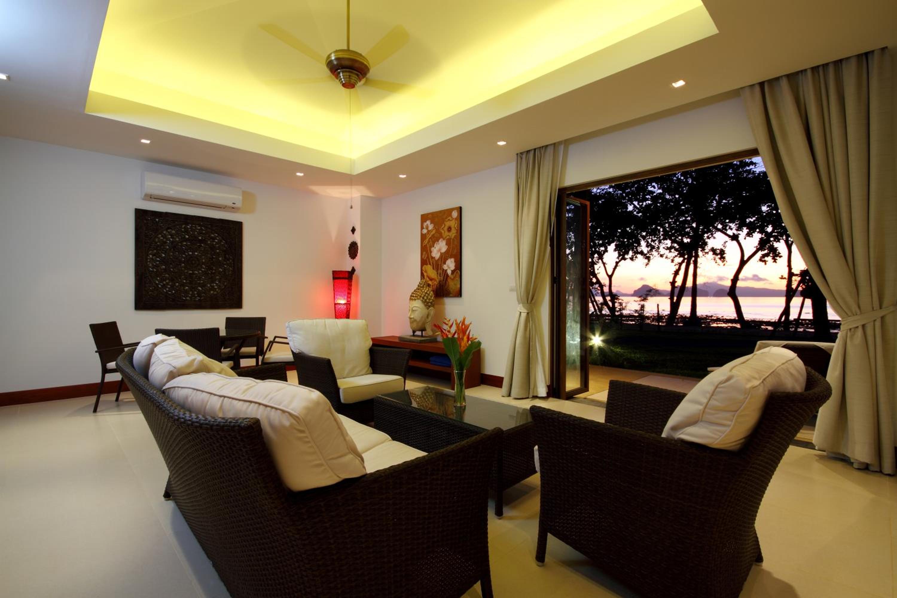 Deluxe Sunrise Suite - Photo 9