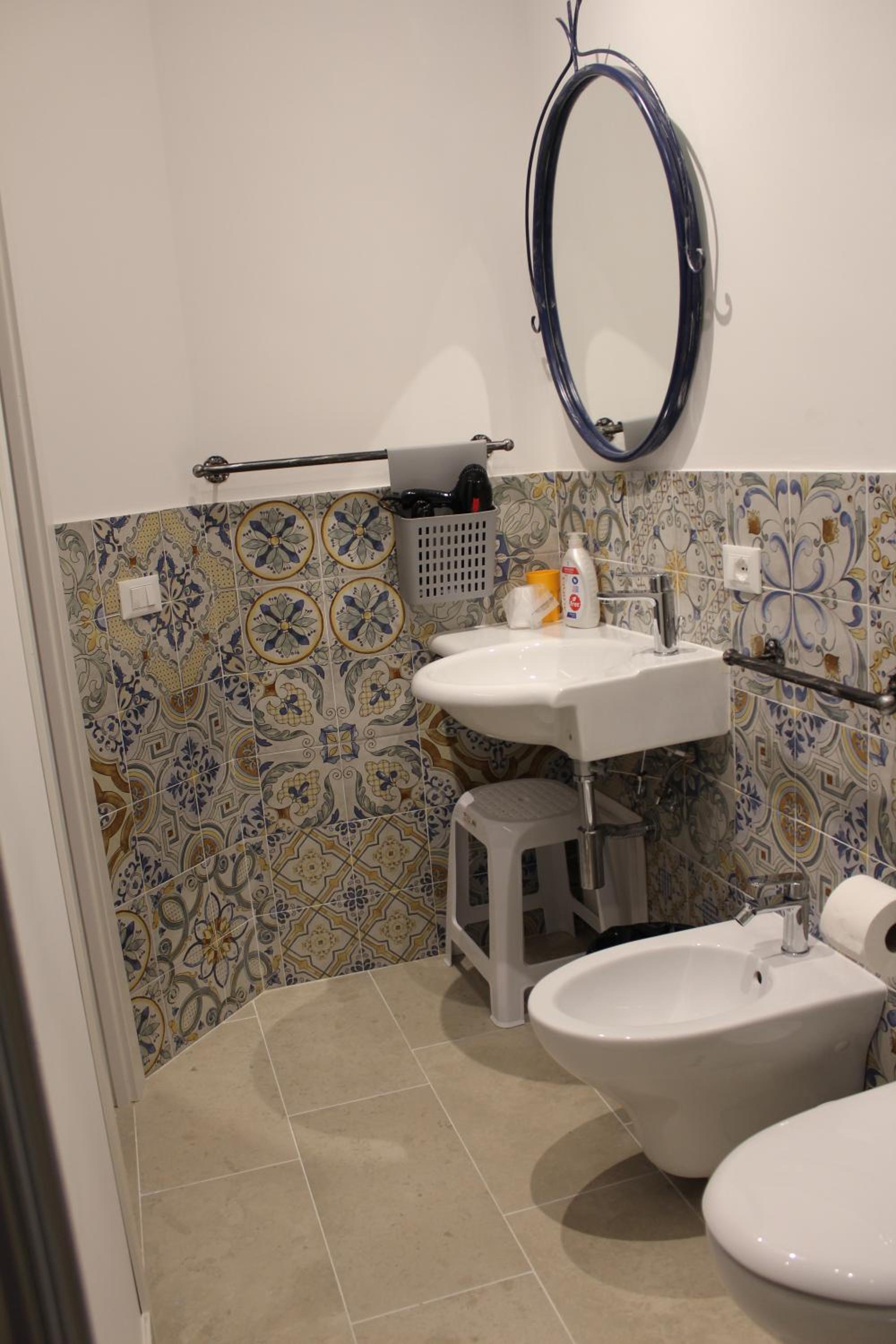 Double or Twin Room - Photo 3
