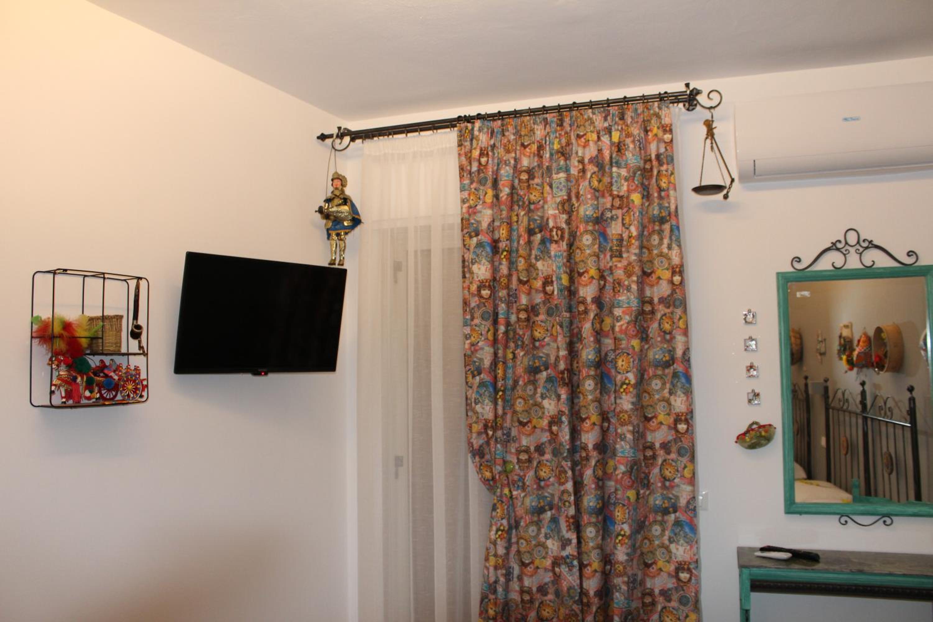 Double or Twin Room - Photo 9