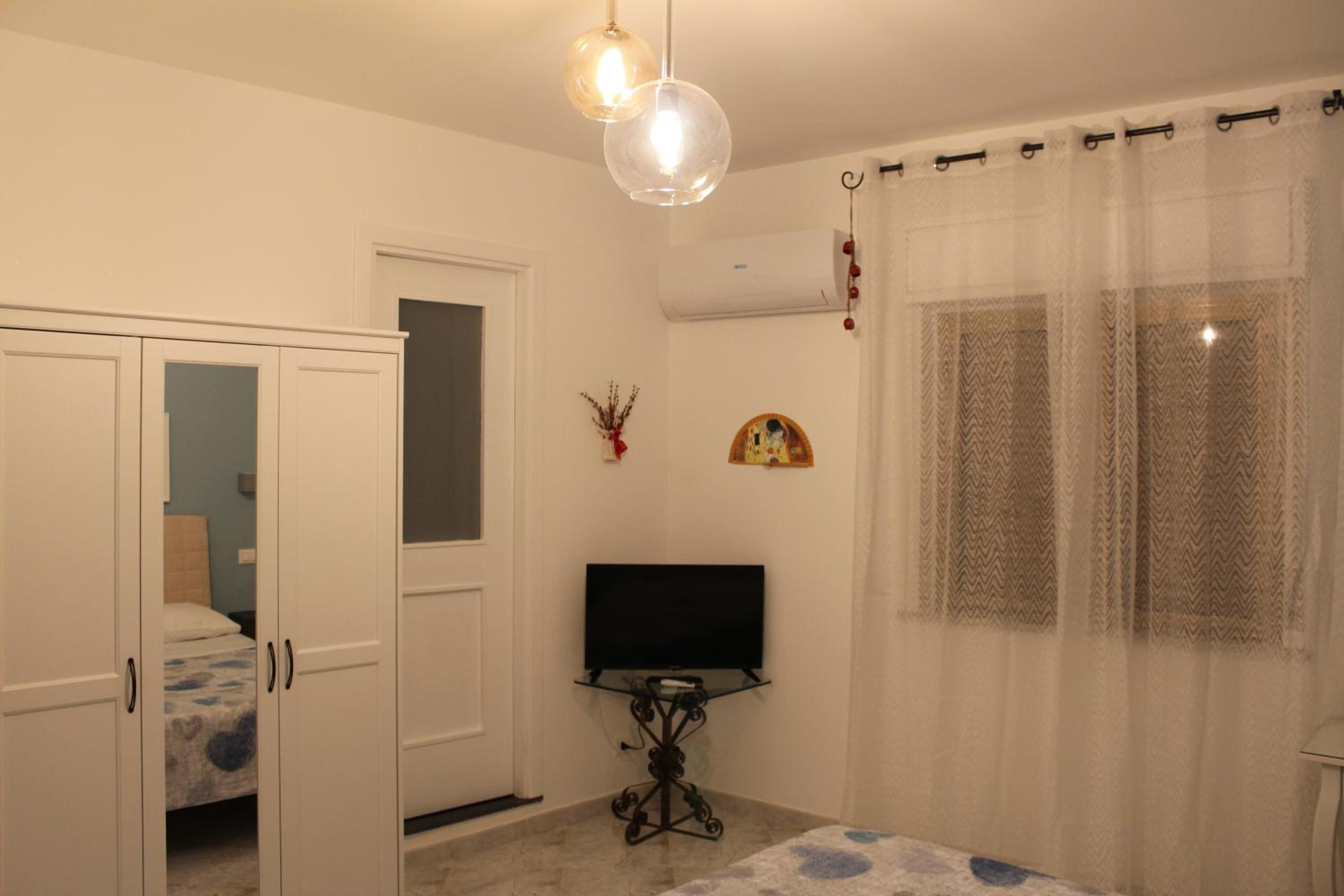 Double Room - Photo 4