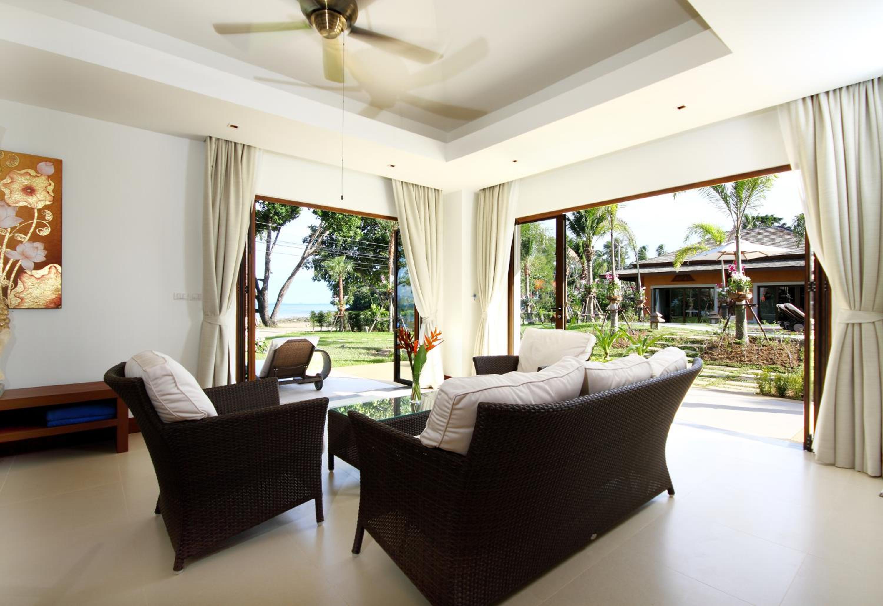 Deluxe Sunrise Suite - Photo 16