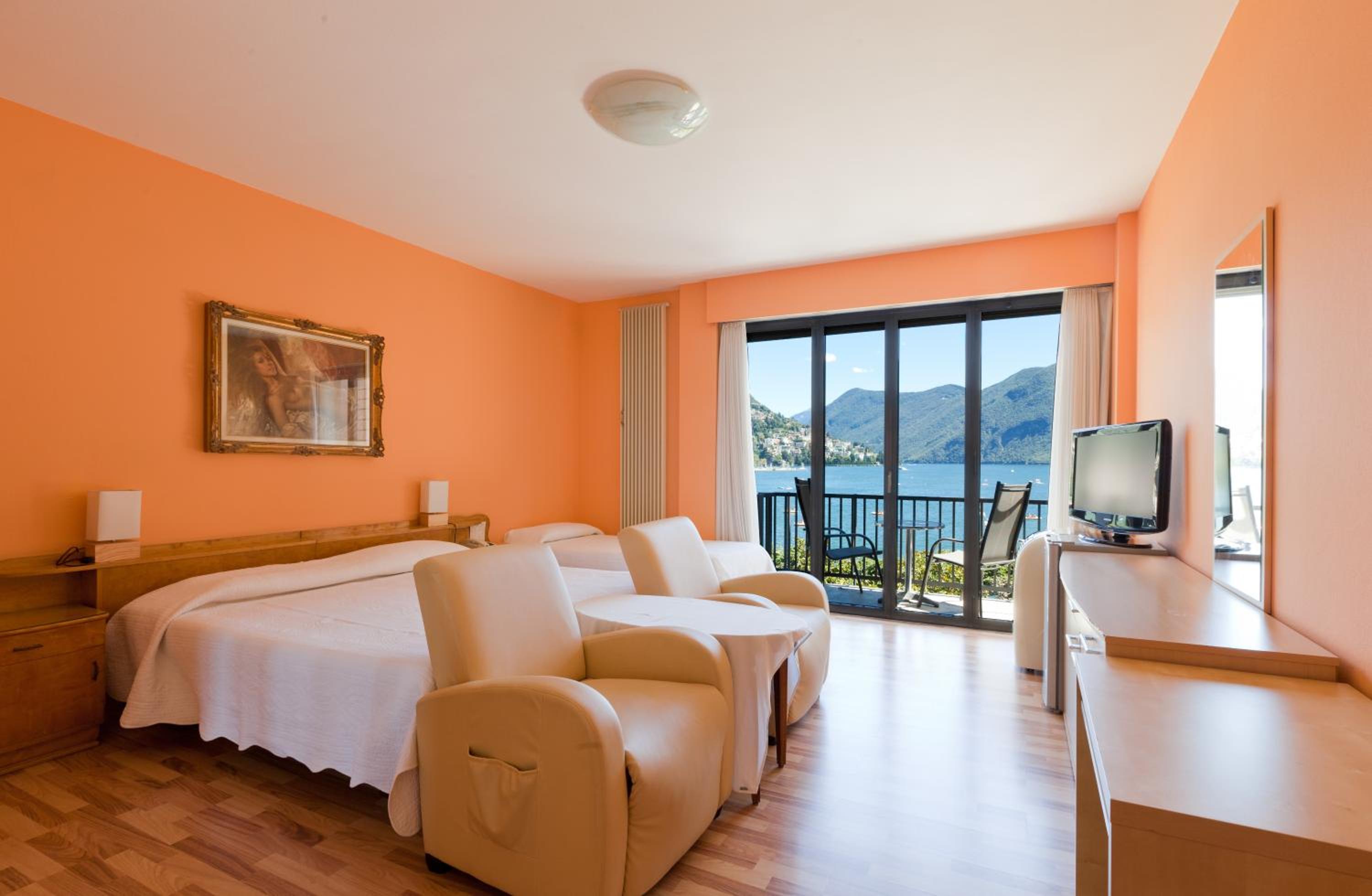 Standard Triple Room with Lake View and Balcony - Photo 18