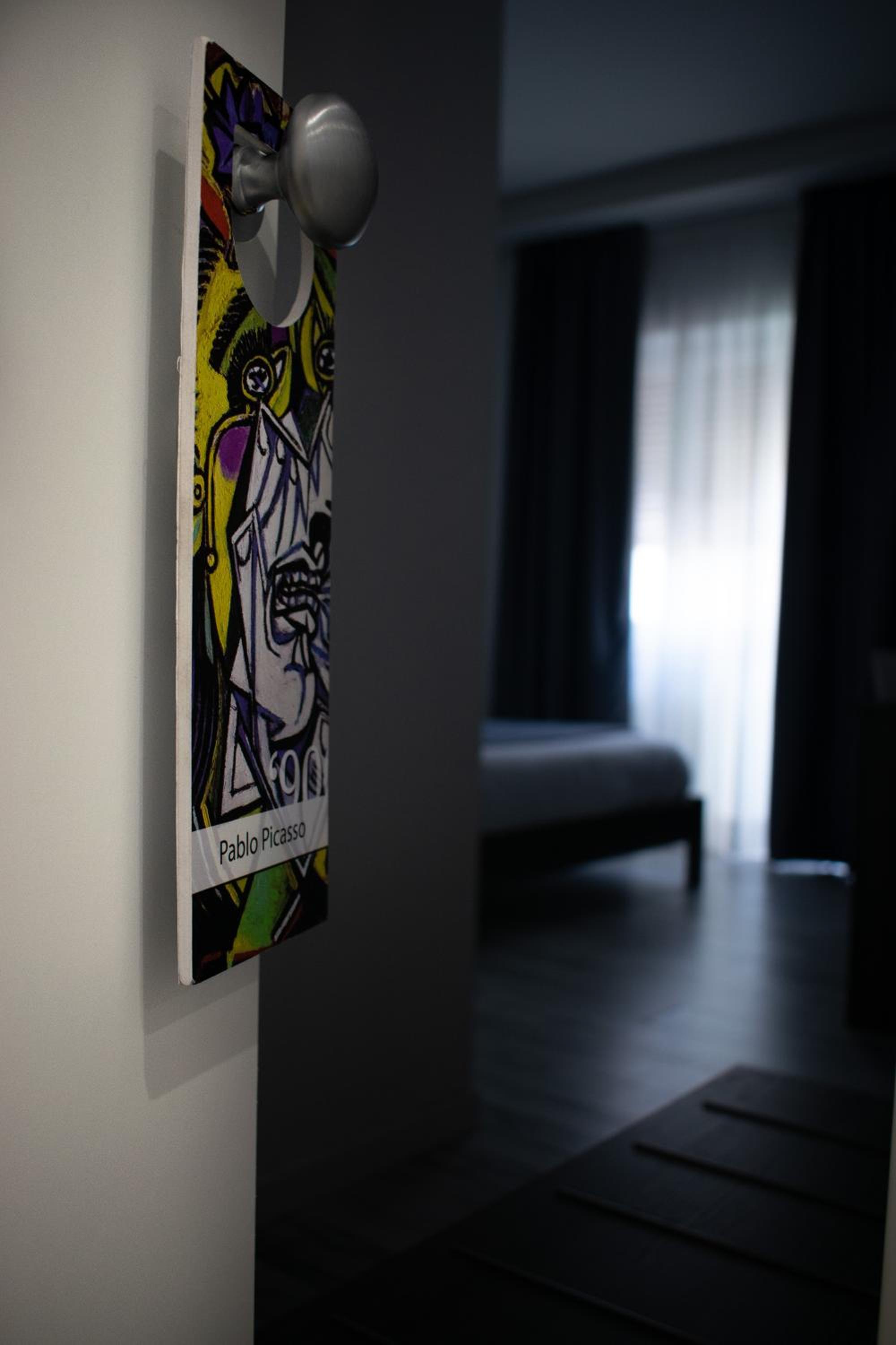 Double Room with Private Bathroom - Photo 9