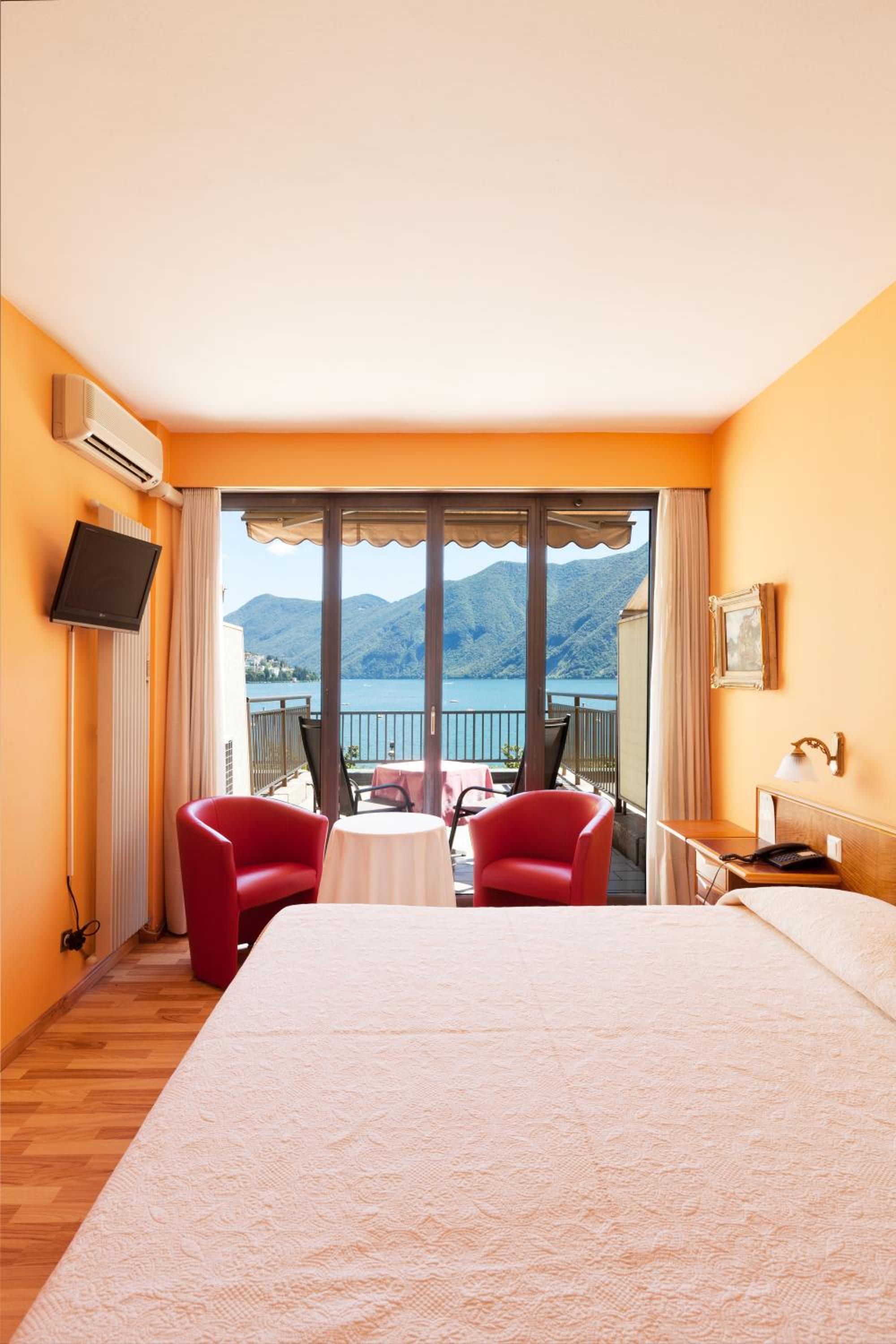 Superior Double Room with Terrace and Lake View - Photo 1