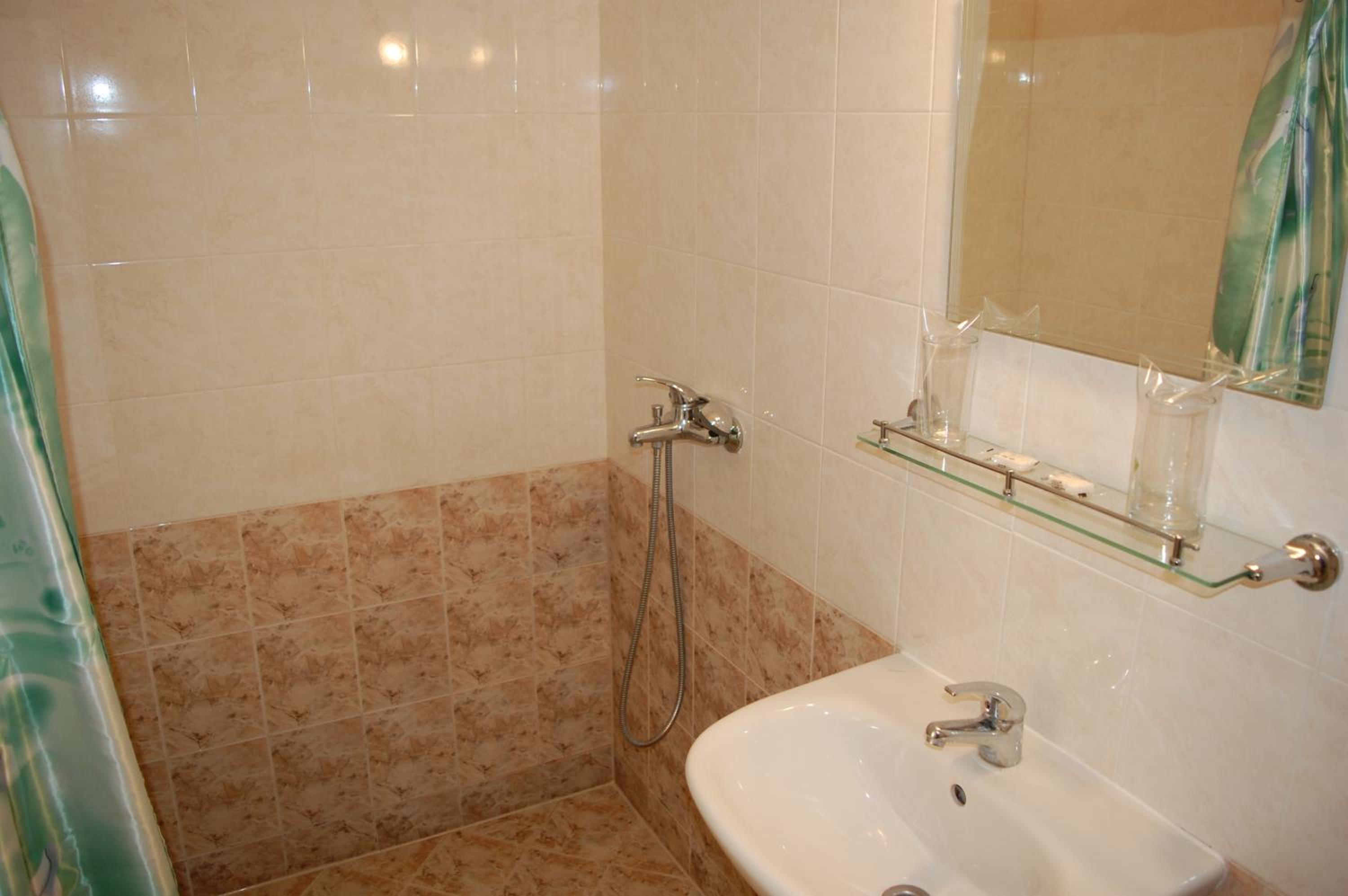 Large Double Room photo 3
