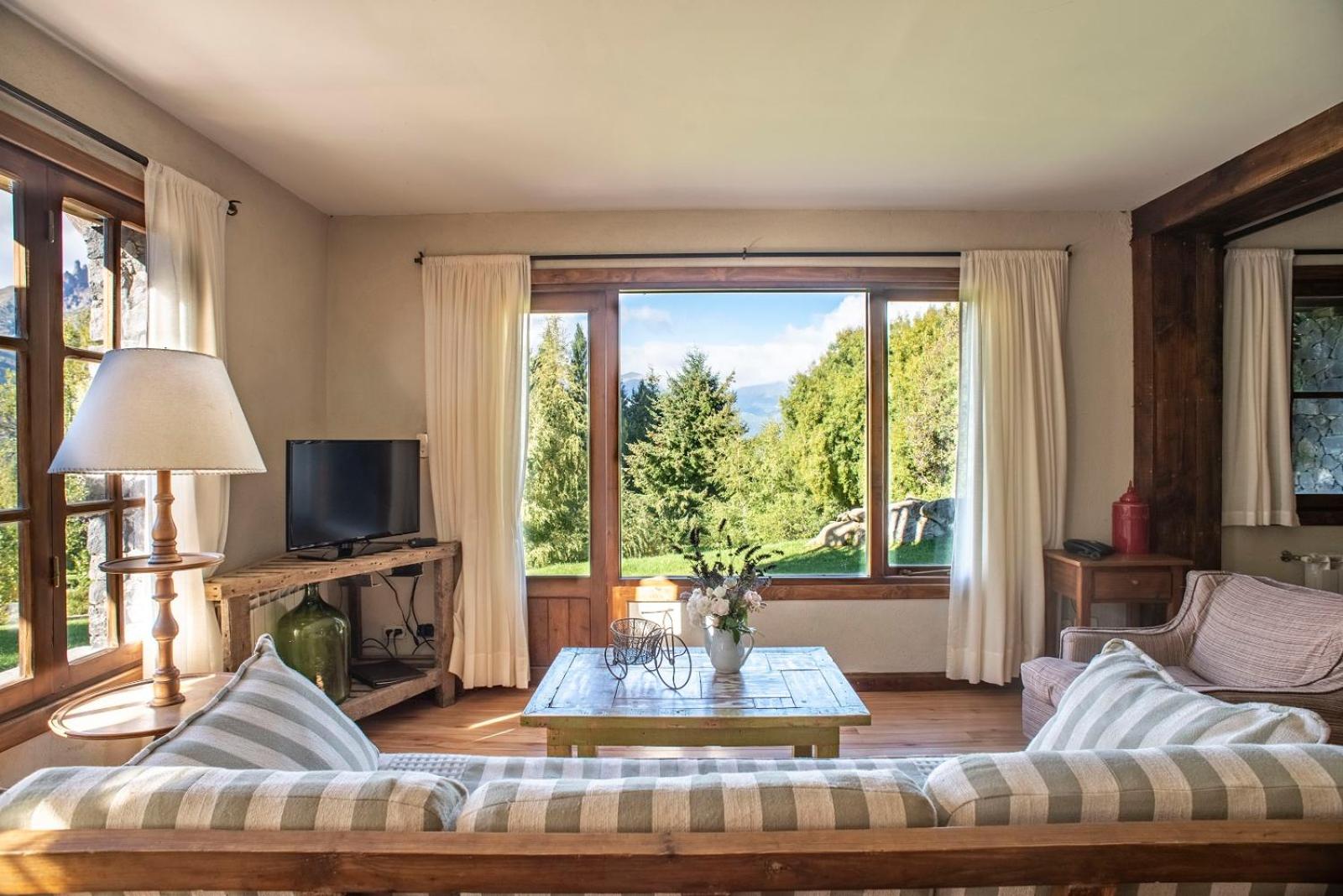 Bungalow (6 Adults)