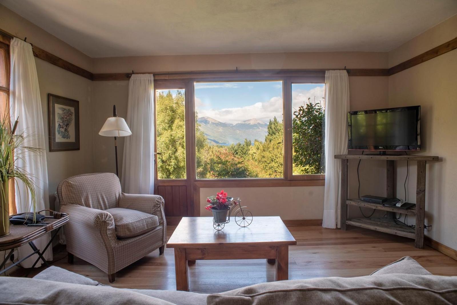 Bungalow (6 Adults) photo 2