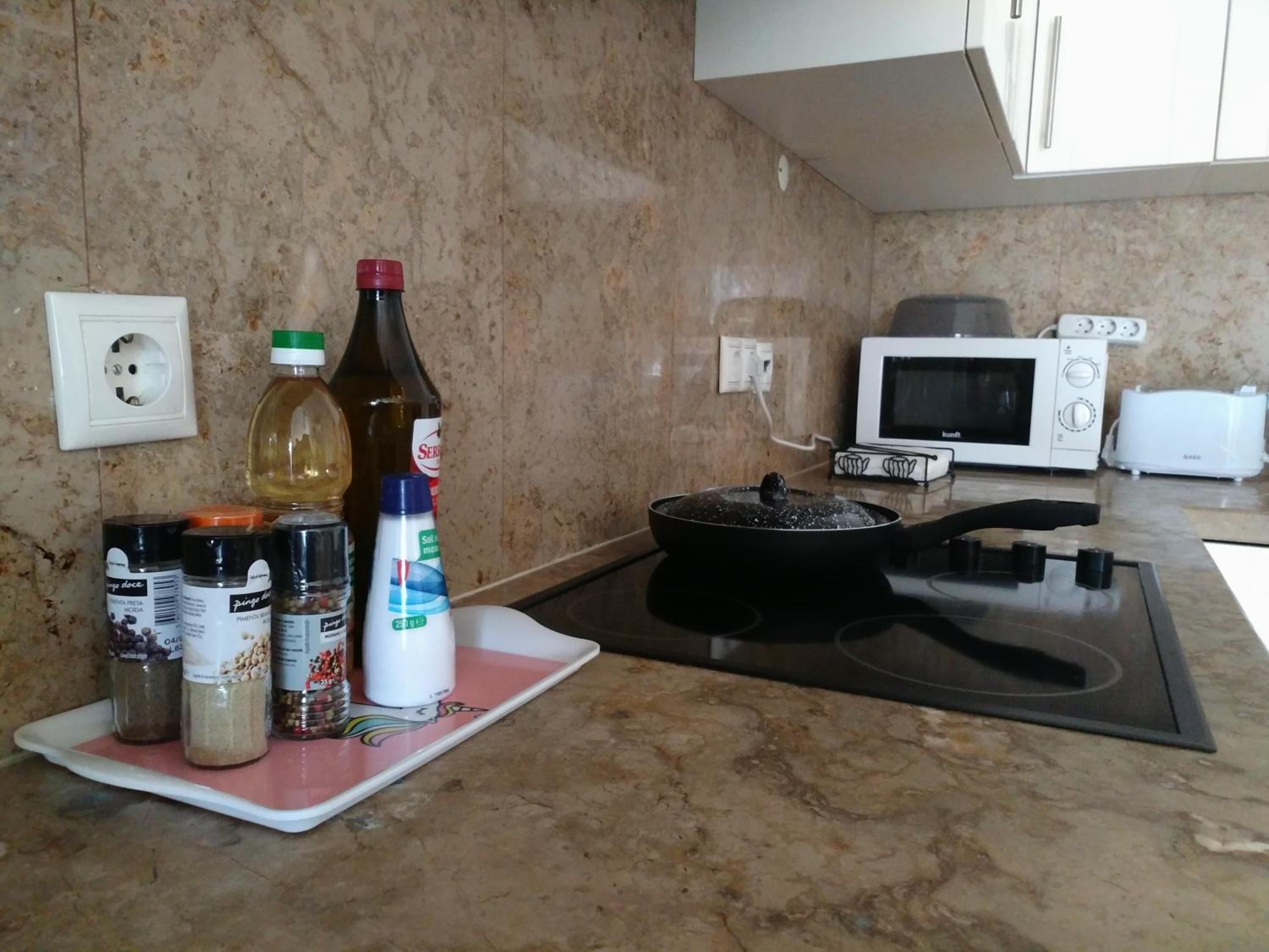 One-Bedroom Apartment - Photo 8
