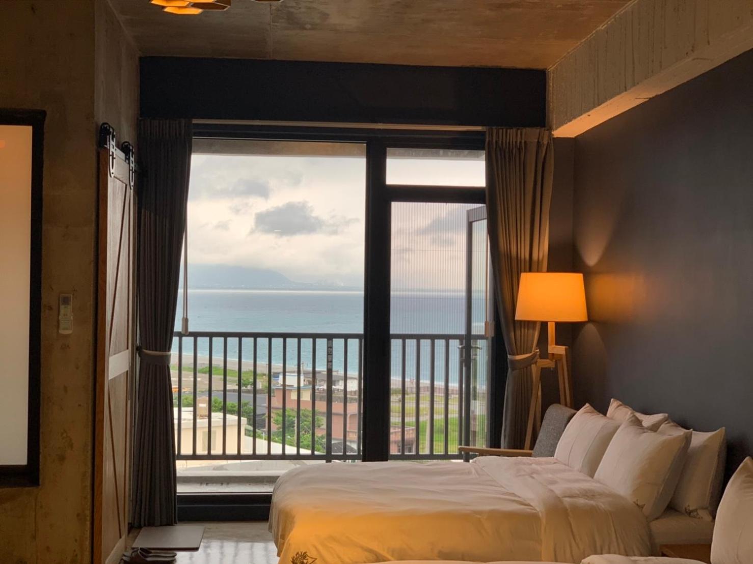 Quadruple Room with Sea View - Photo 5