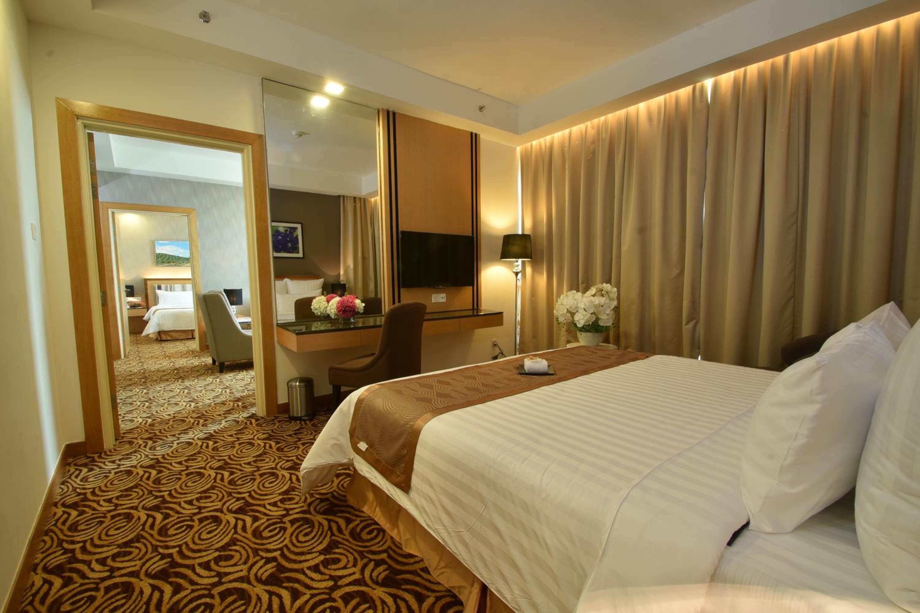 Executive Suite photo 3