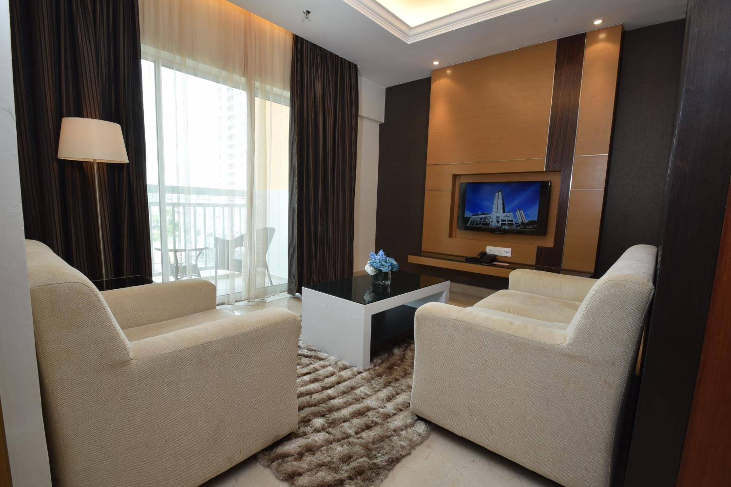 One-Bedroom Apartment Twin