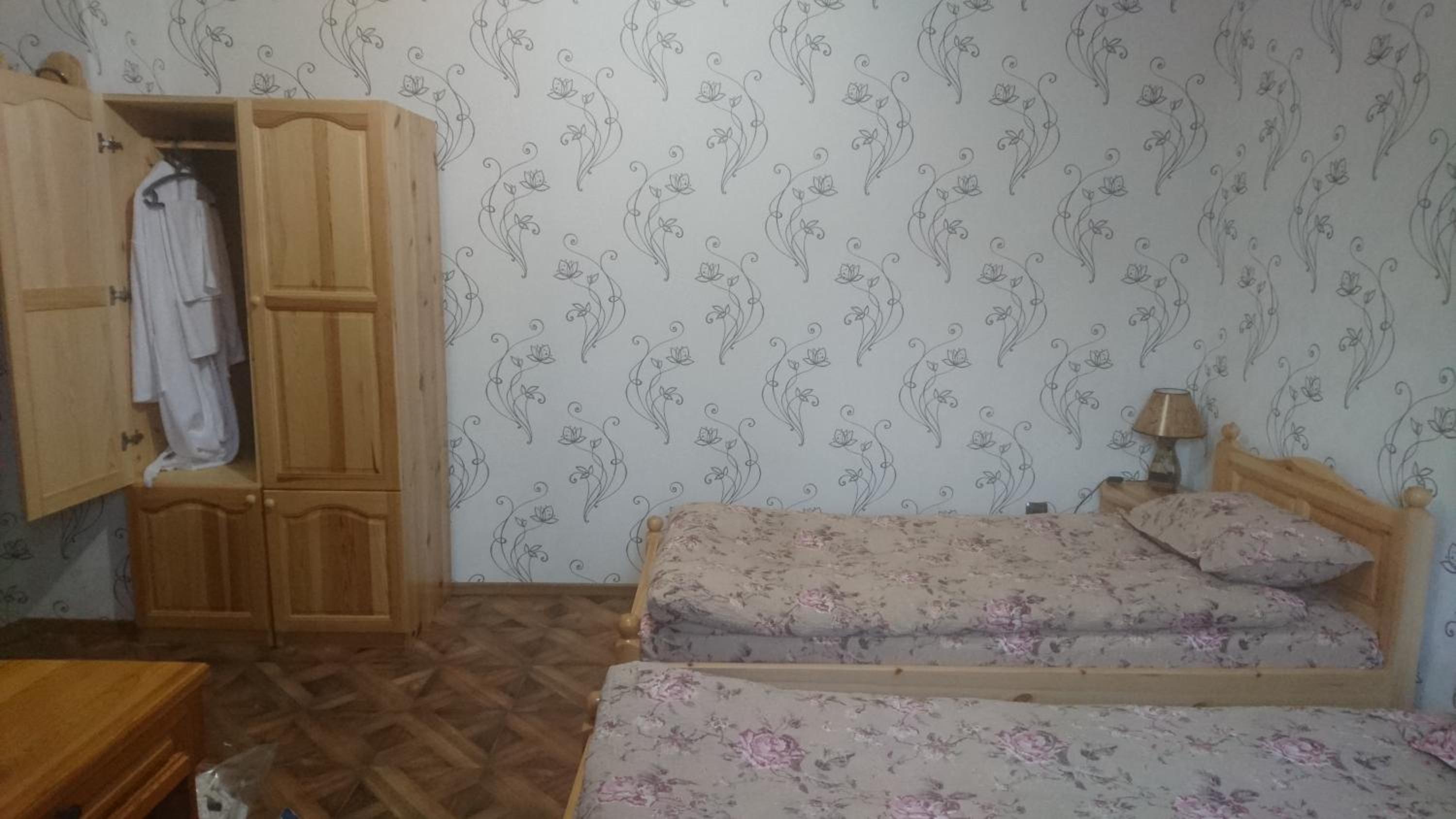 Twin Room - Photo 3