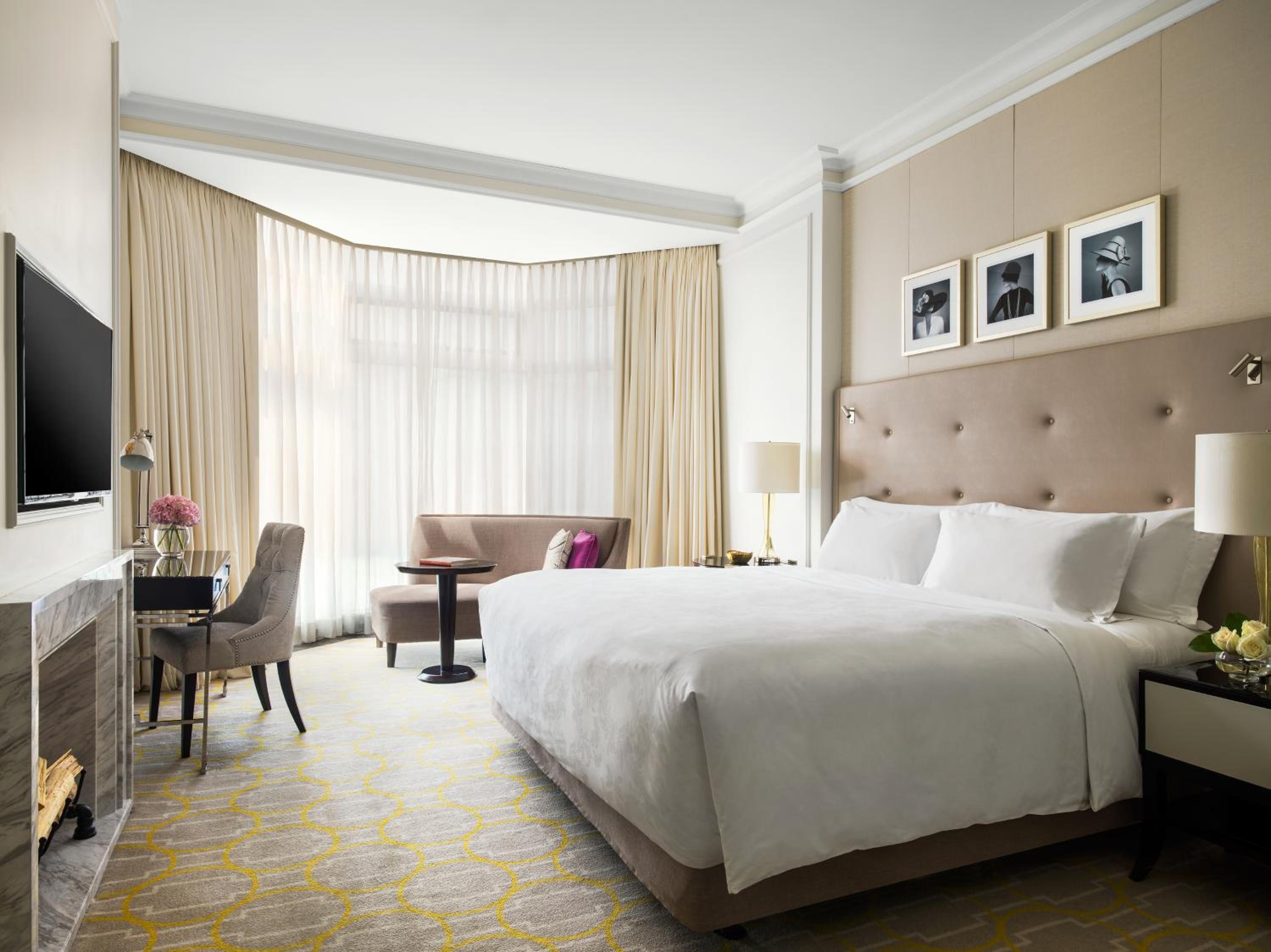 Deluxe City View King Room With Extra Bed