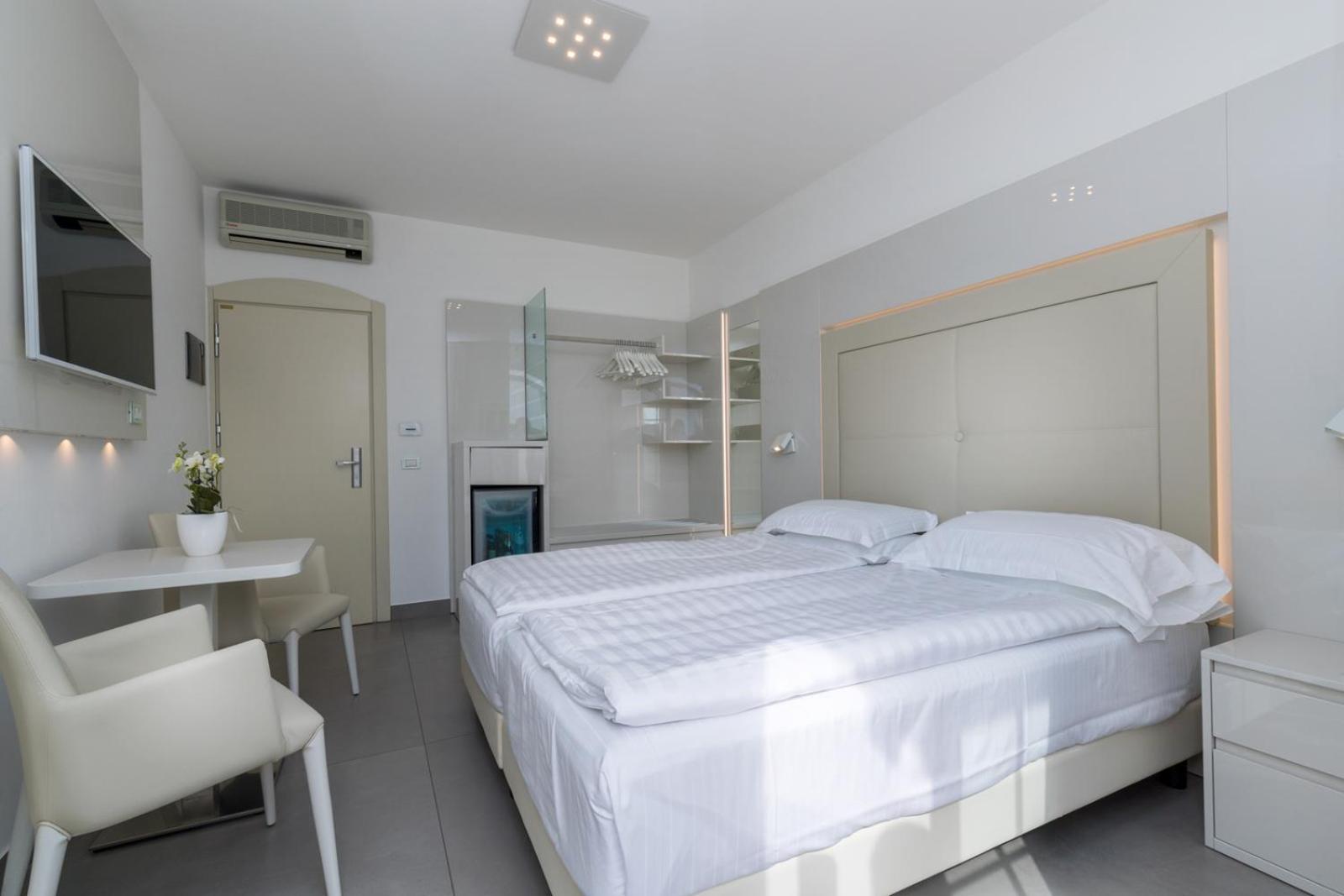 Double or Twin Room with Terrace