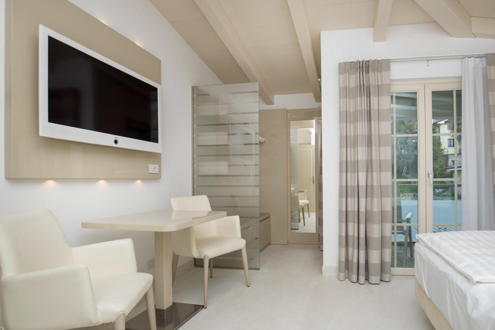 Junior Suite with Mountain View