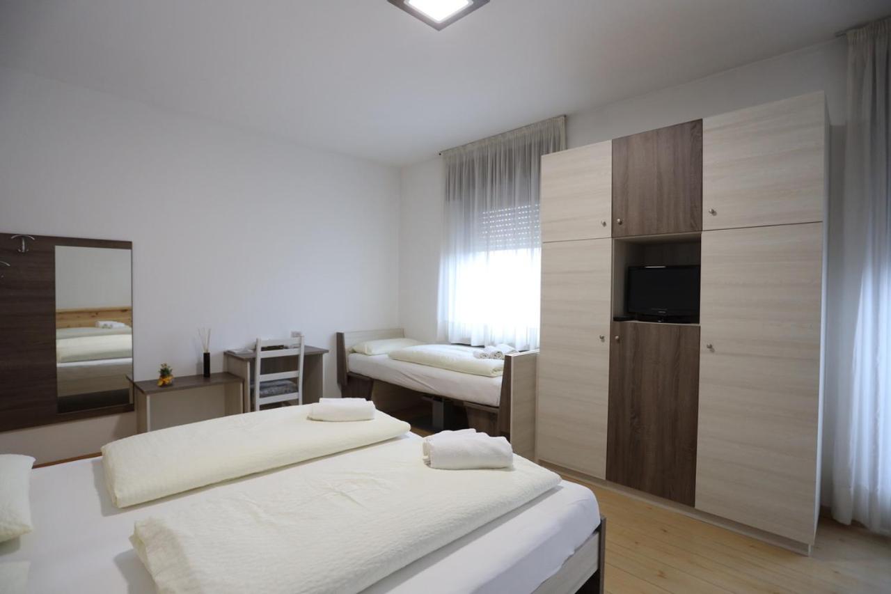 Quadruple Room - Photo 3