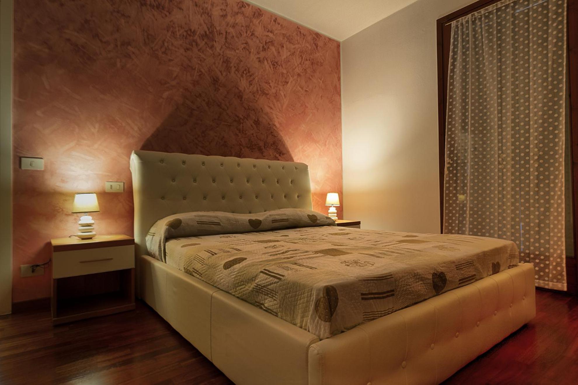 One-Bedroom Apartment - Photo 19