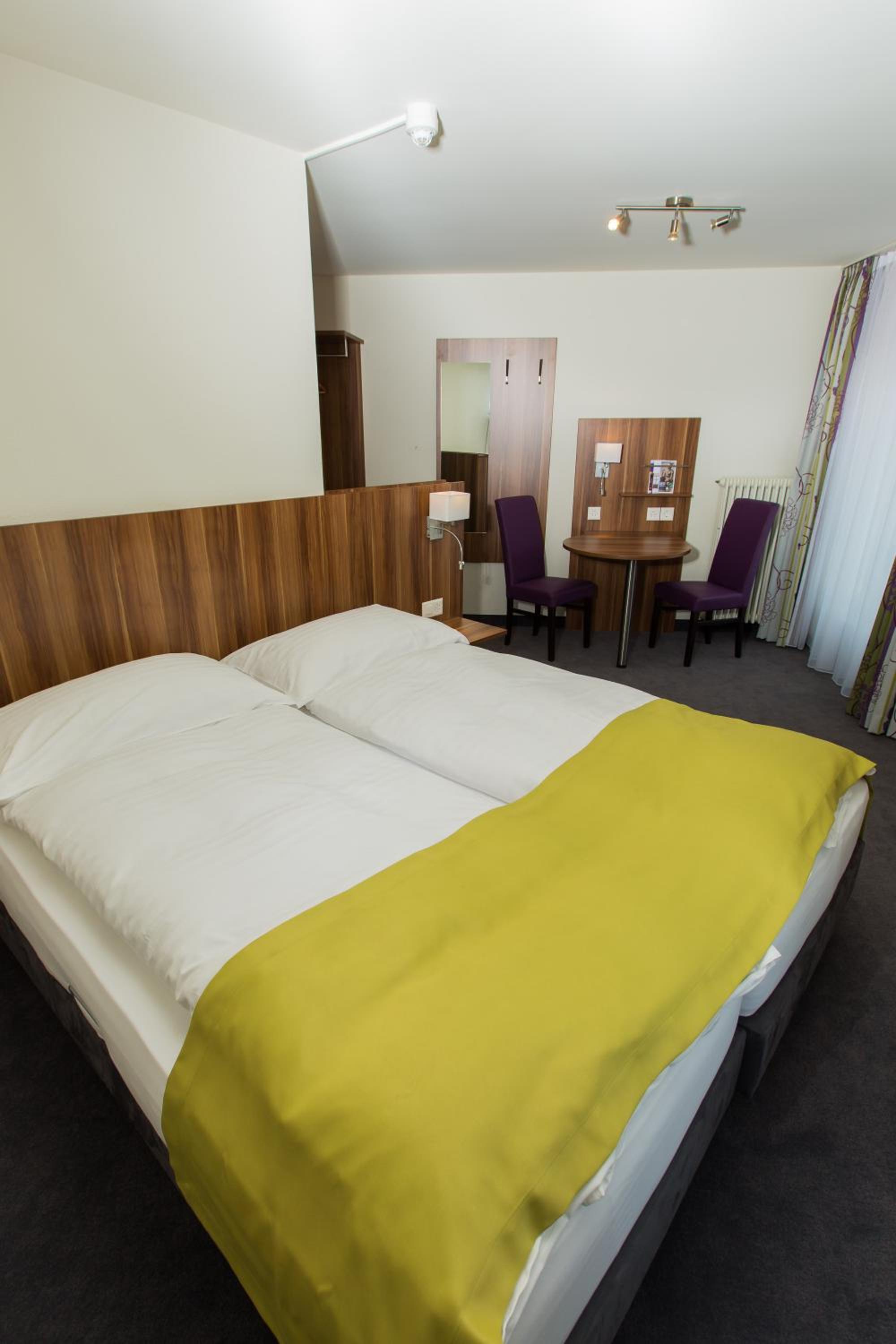 MEDIUM Double Room photo 2