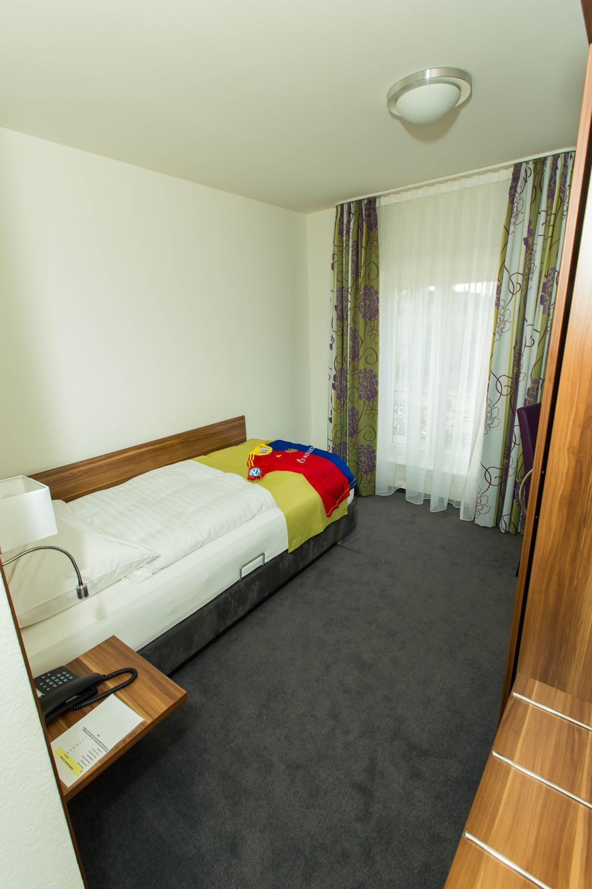 SMALL Single Room photo 1