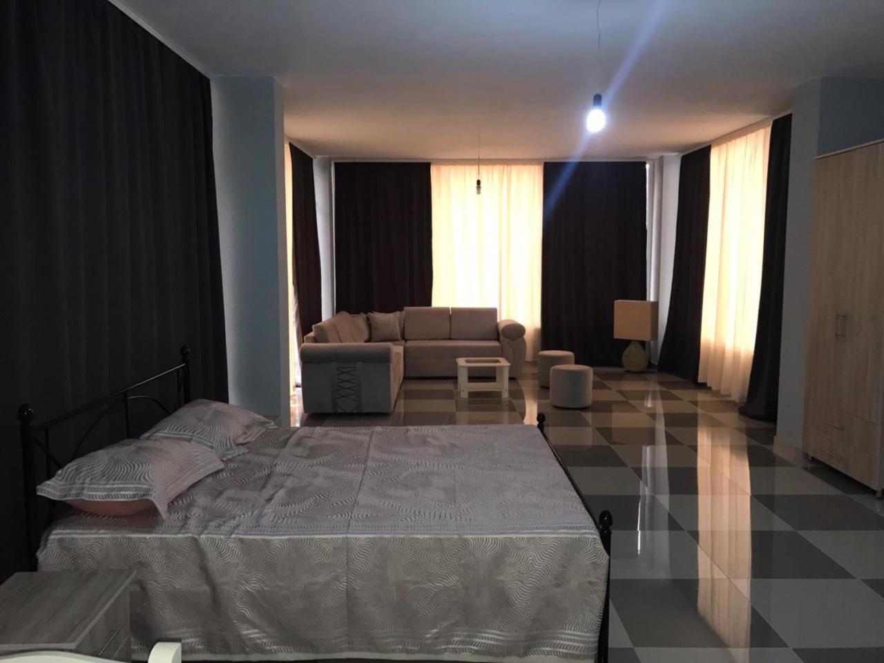 Deluxe Apartment photo 2
