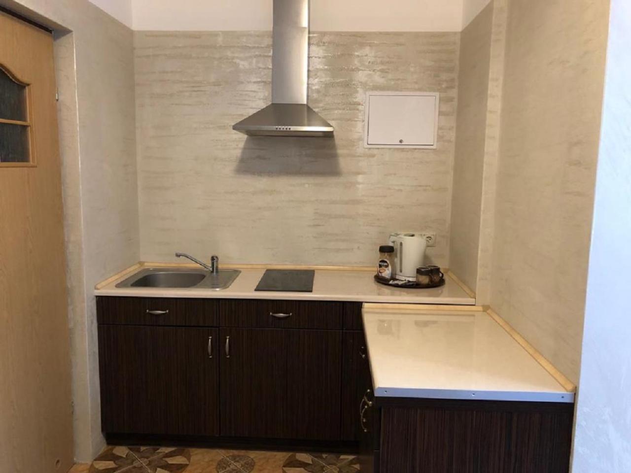 Standard Twin Room with Kitchenette photo 2