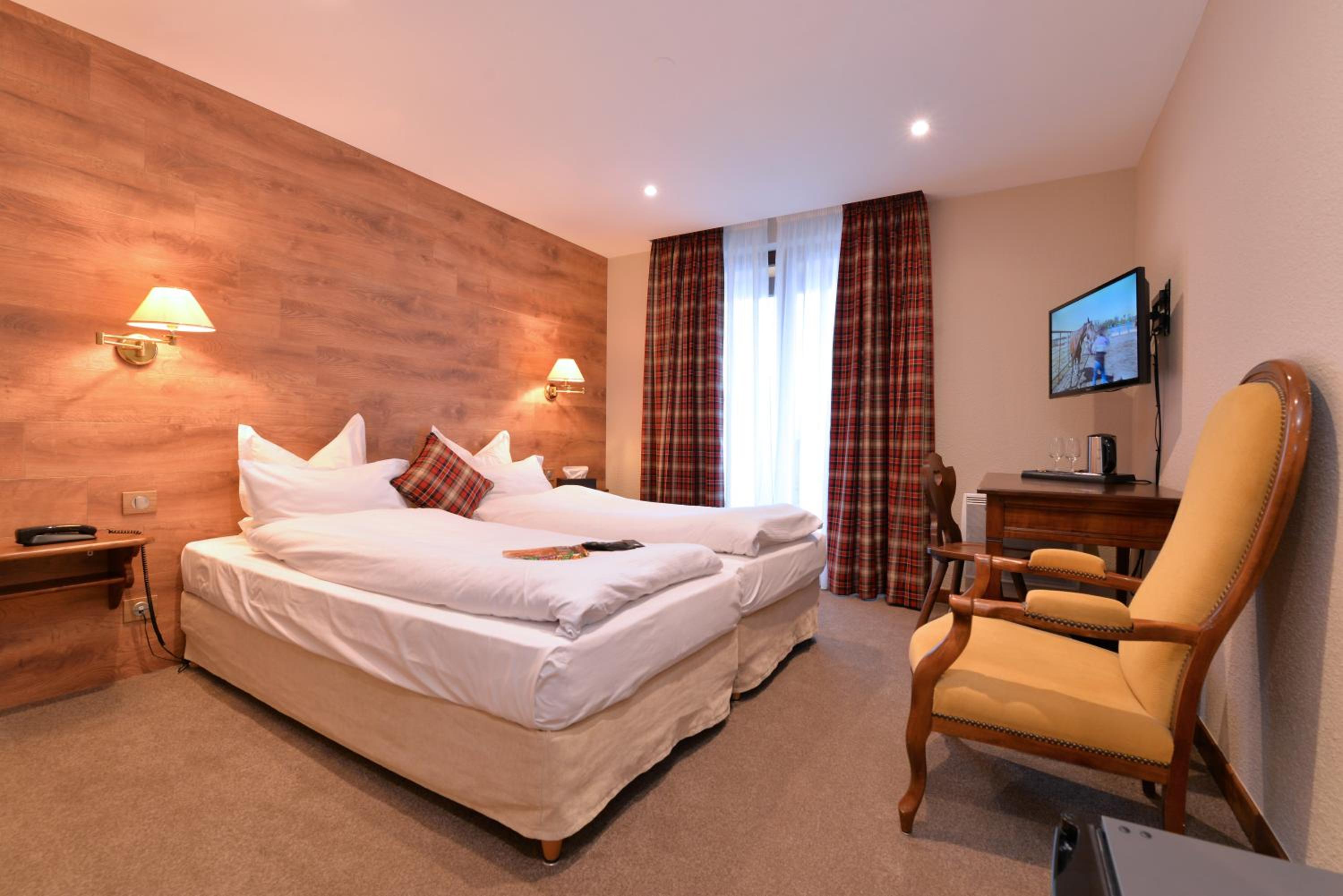 Standard Double or Twin Room - Photo 6