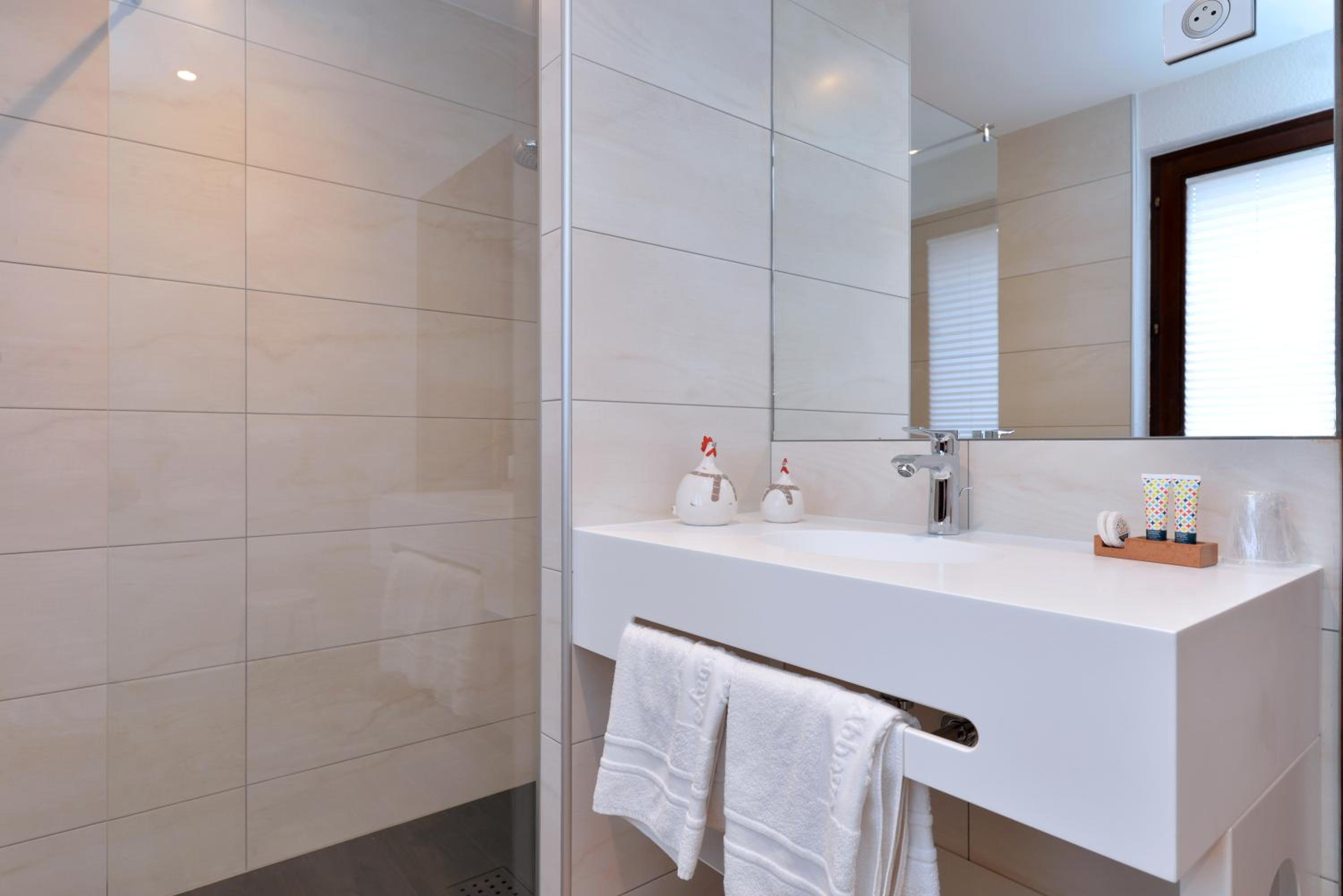 Superior Double Room - Photo 12
