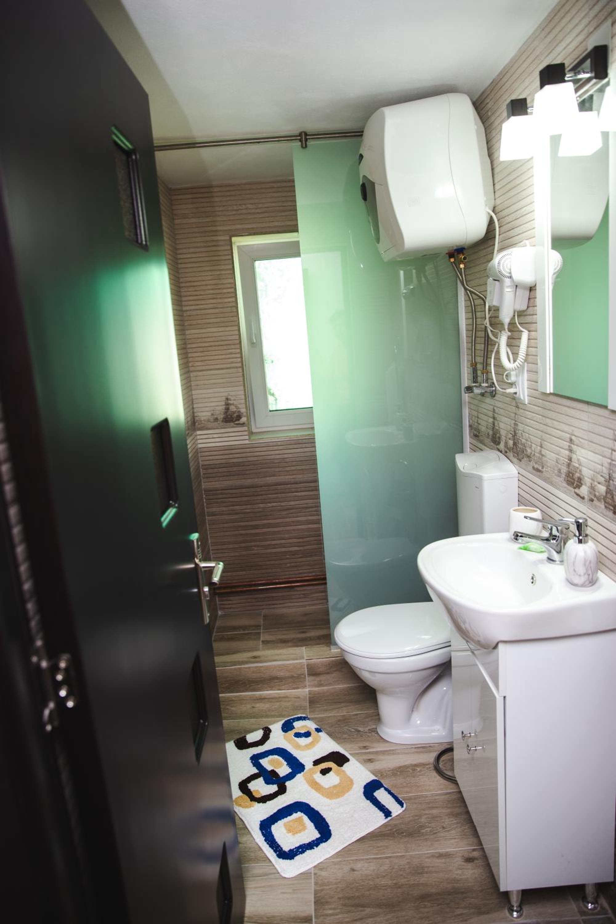 Double Room with Private Bathroom photo 2