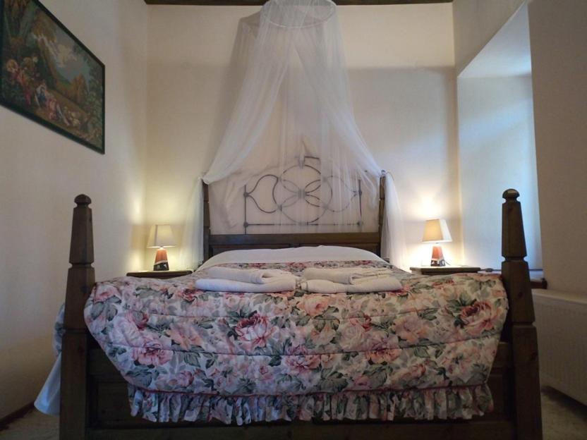 Deluxe Double Room with Balcony photo 3