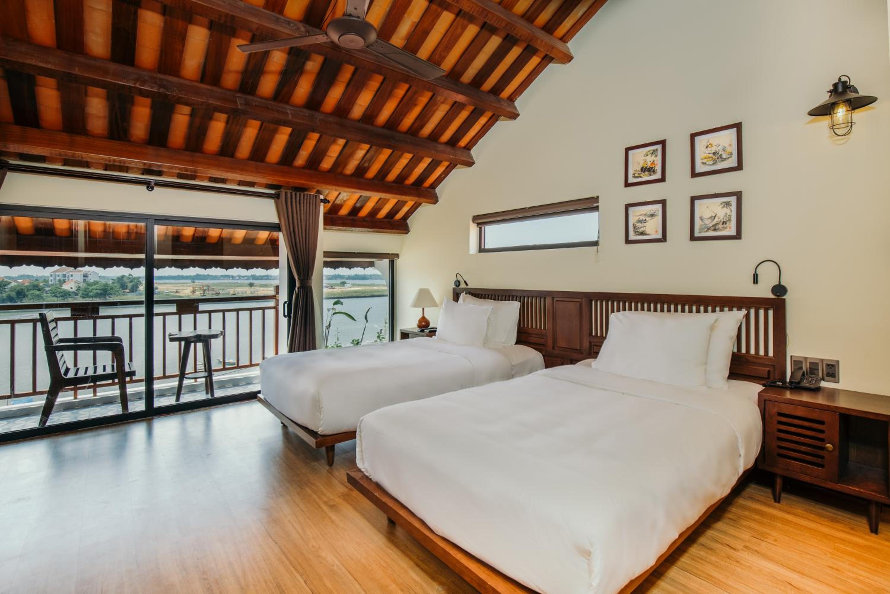 Deluxe Twin Room with River View photo 1