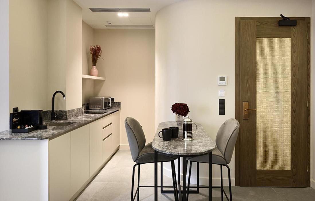 Deluxe Apartment with Backyard View and Balcony - R1 photo 3