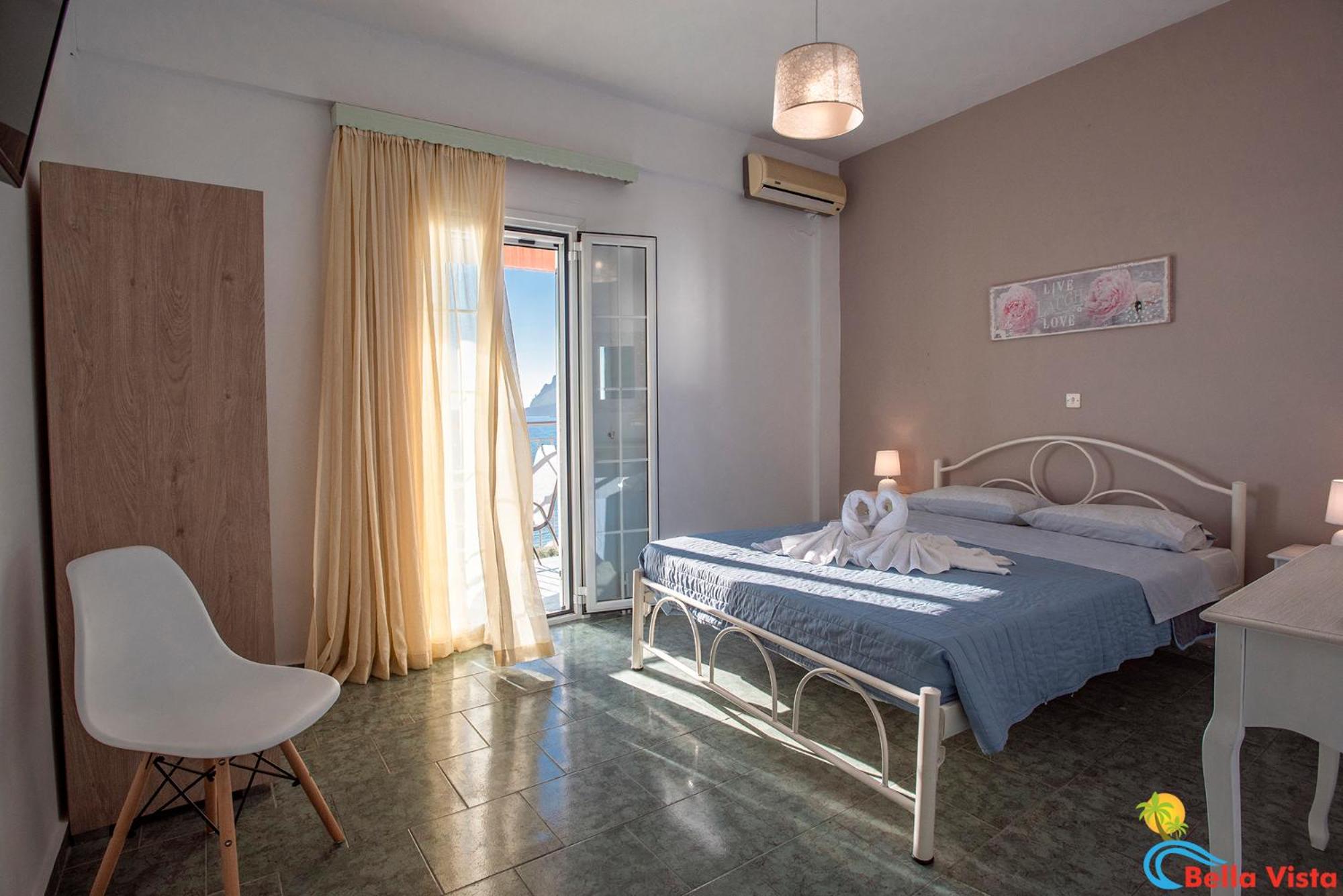 Apartment (4 Guests) - Sea View photo 2
