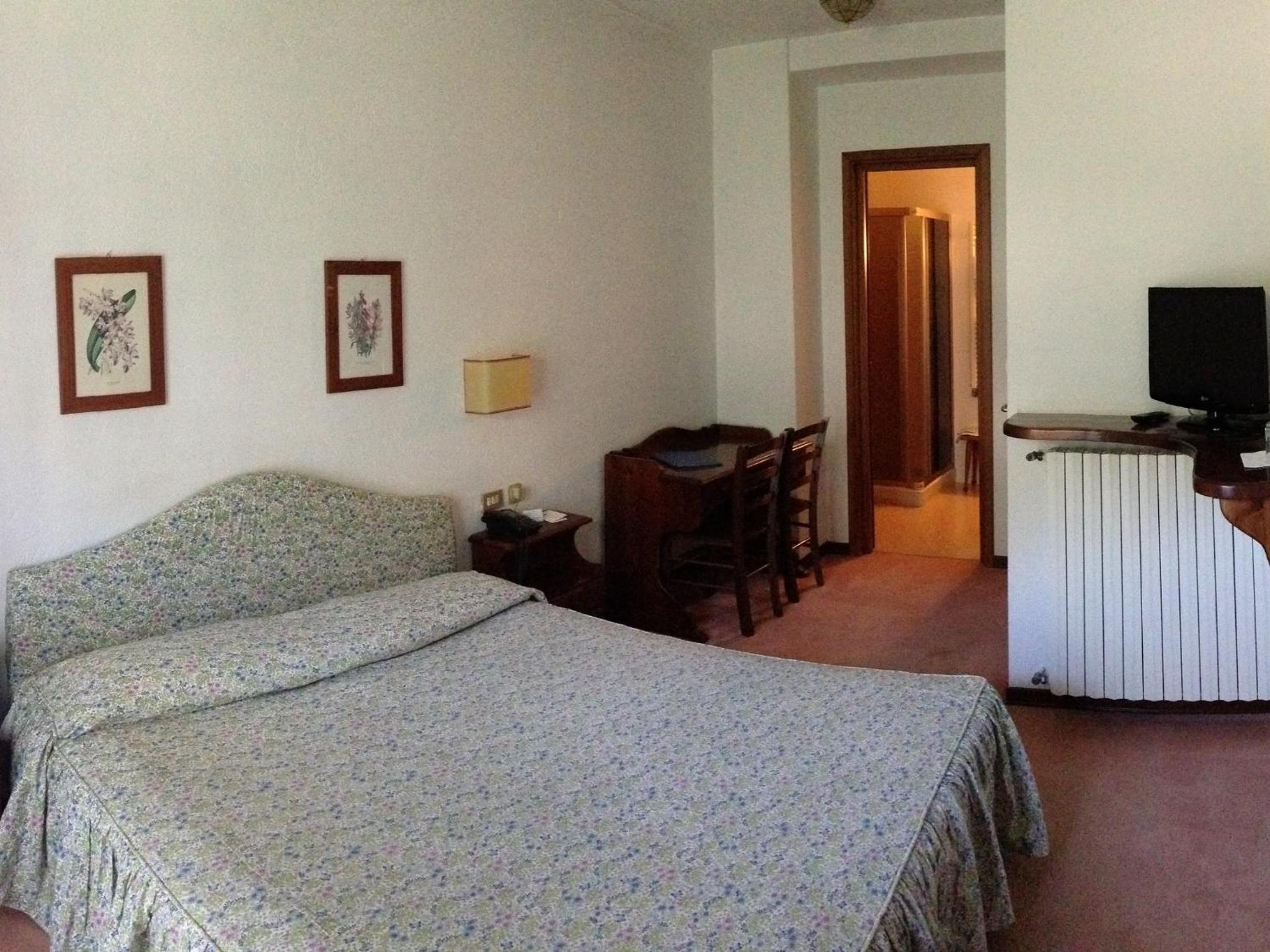 Double Room - Photo 2