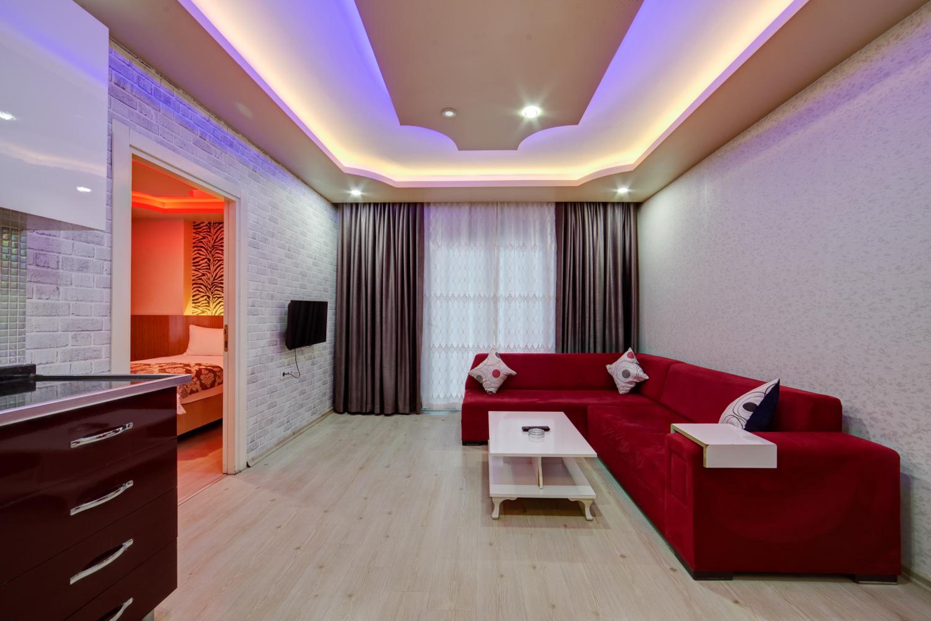 Apartment with Balcony - Photo 9