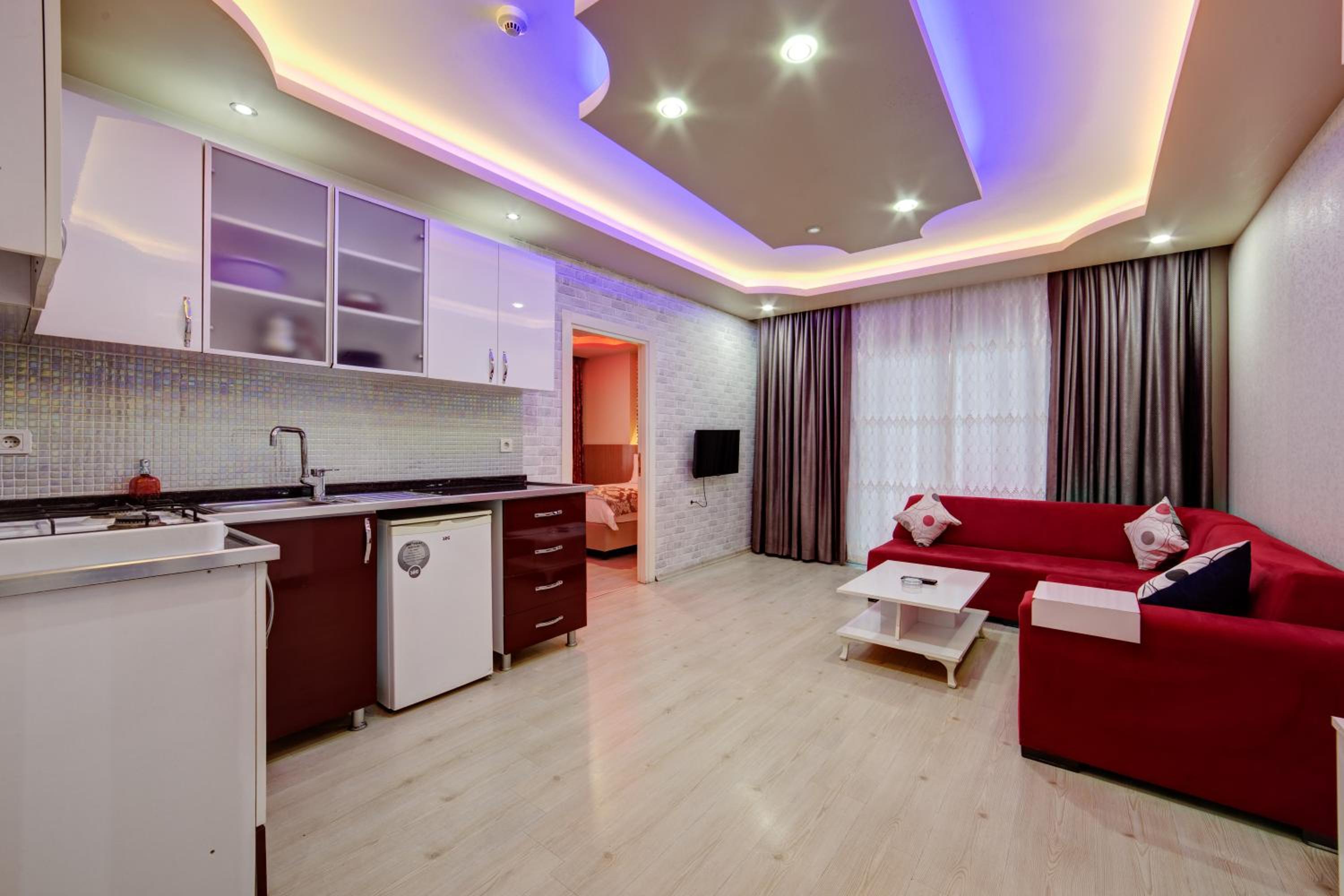 Apartment with Balcony - Photo 8