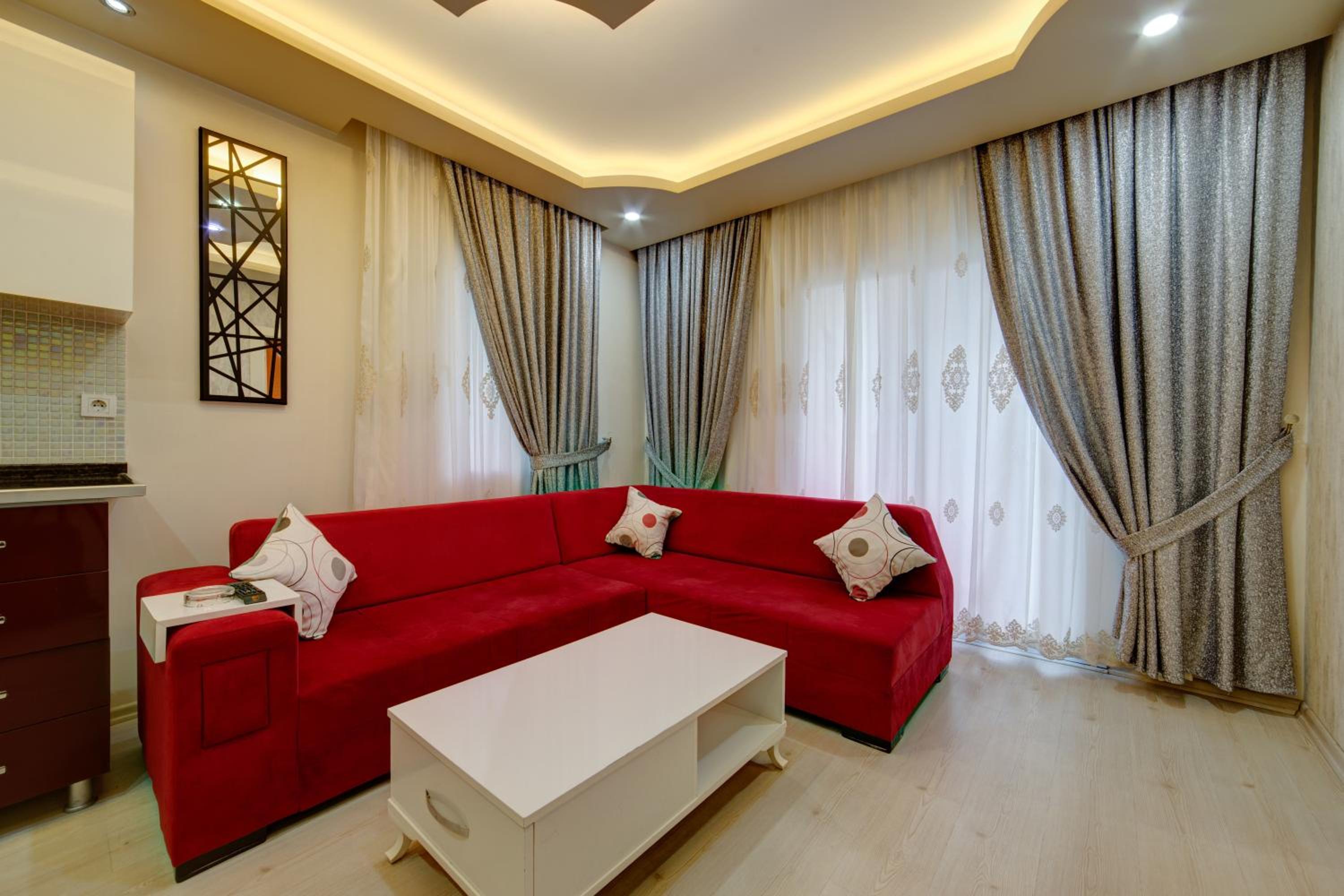 Apartment with Balcony - Photo 6
