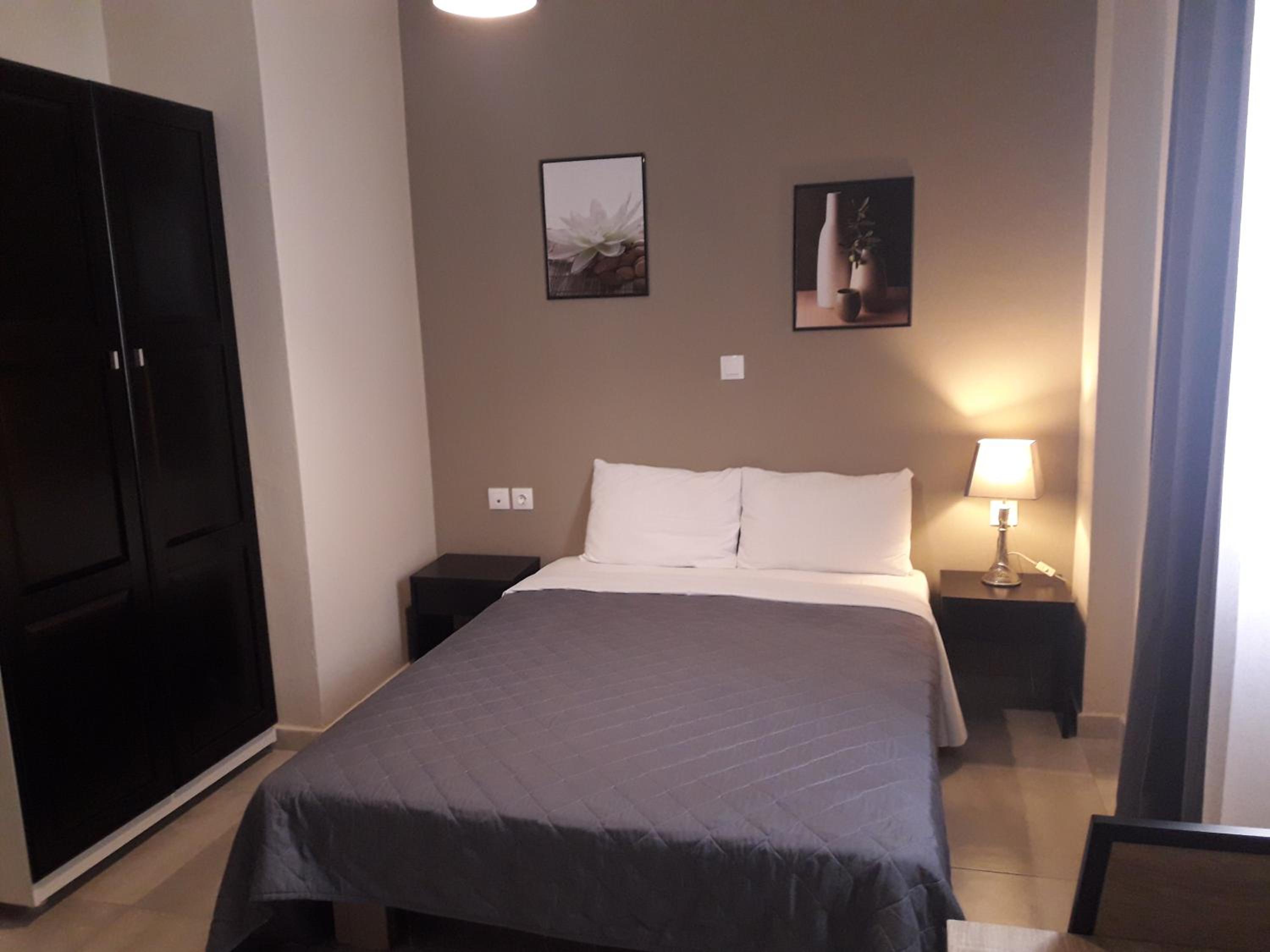 Double Room with Private Bathroom - Photo 6