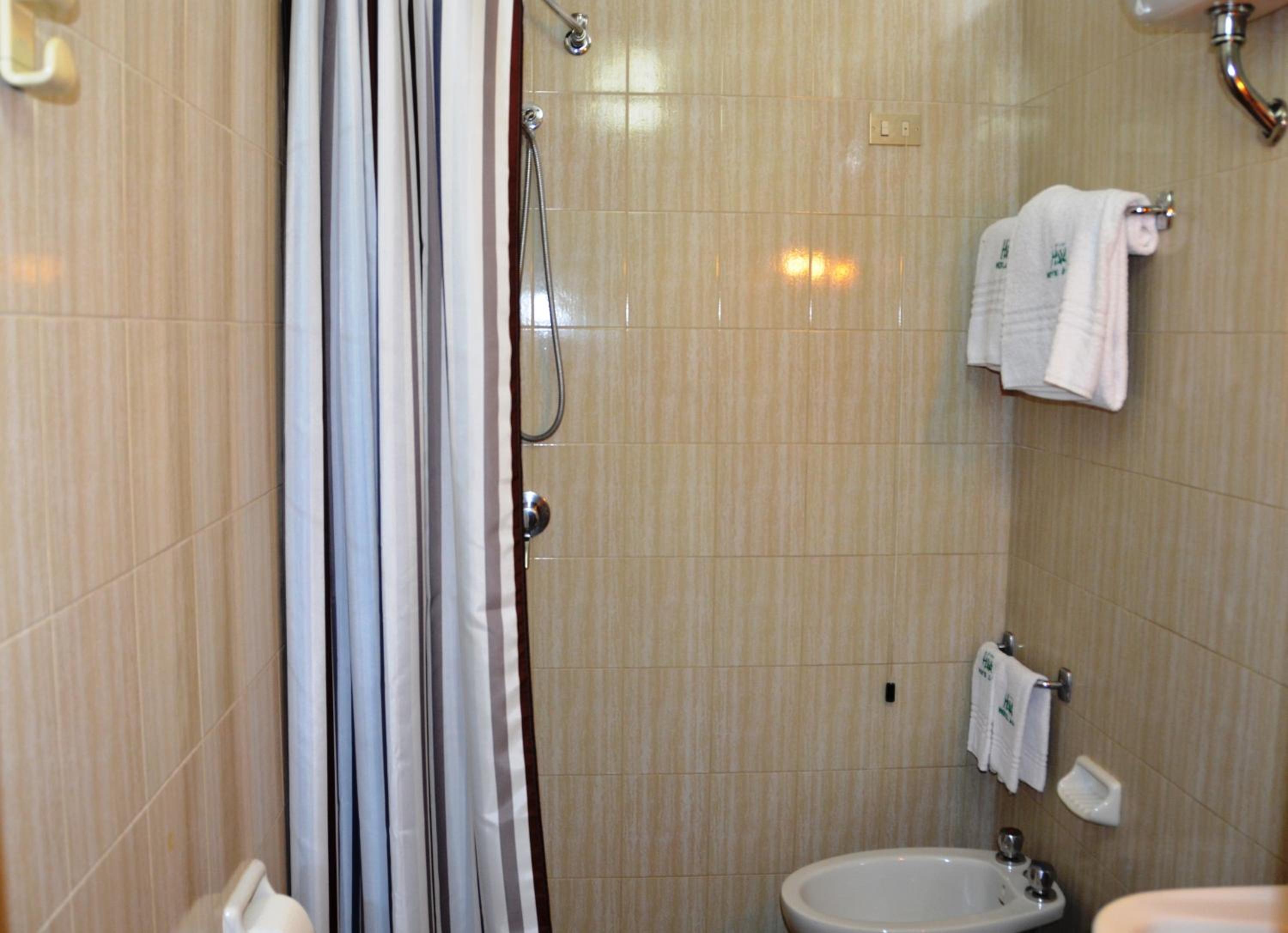 Double Room - Photo 6