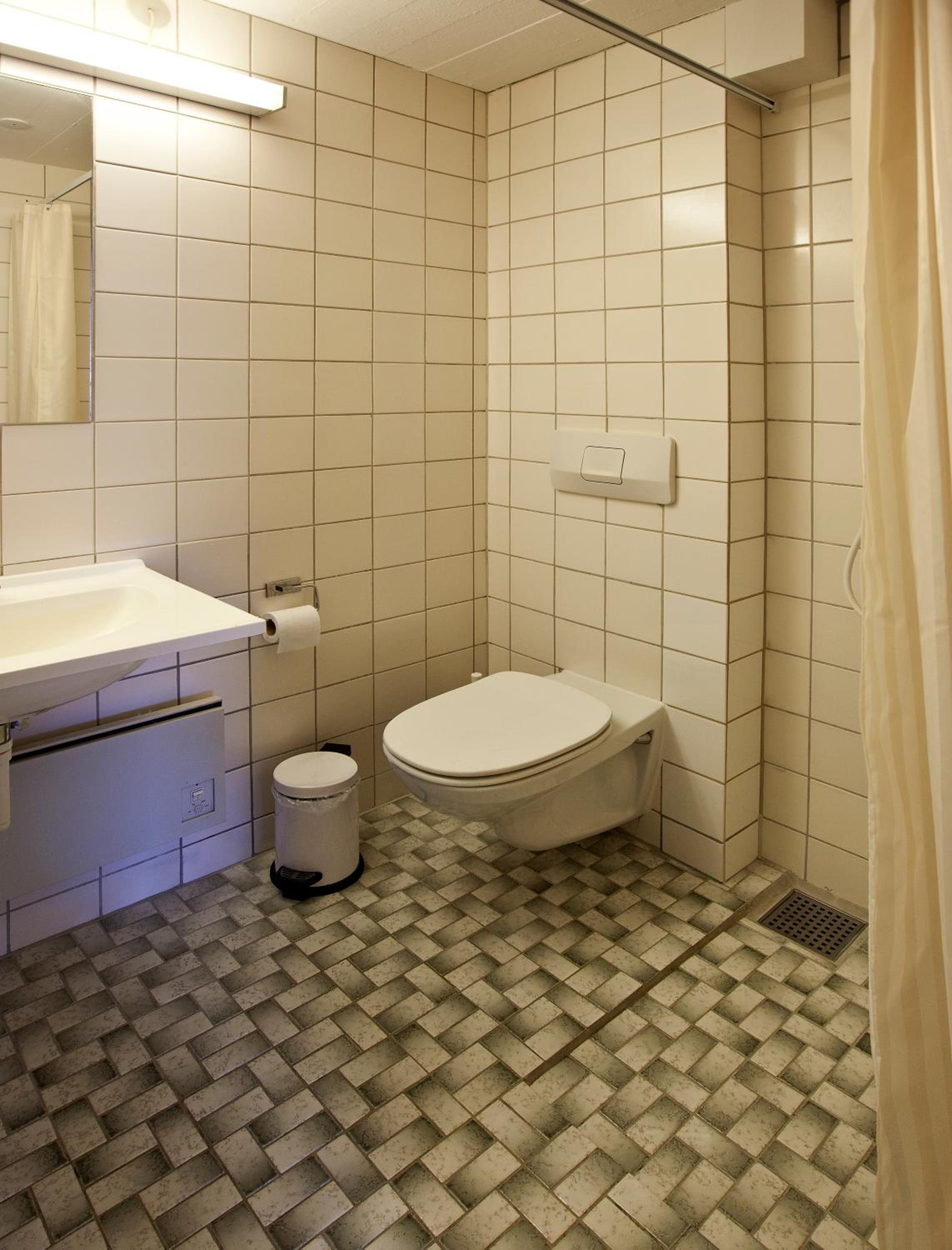 Family Room with Private Bathroom photo 3