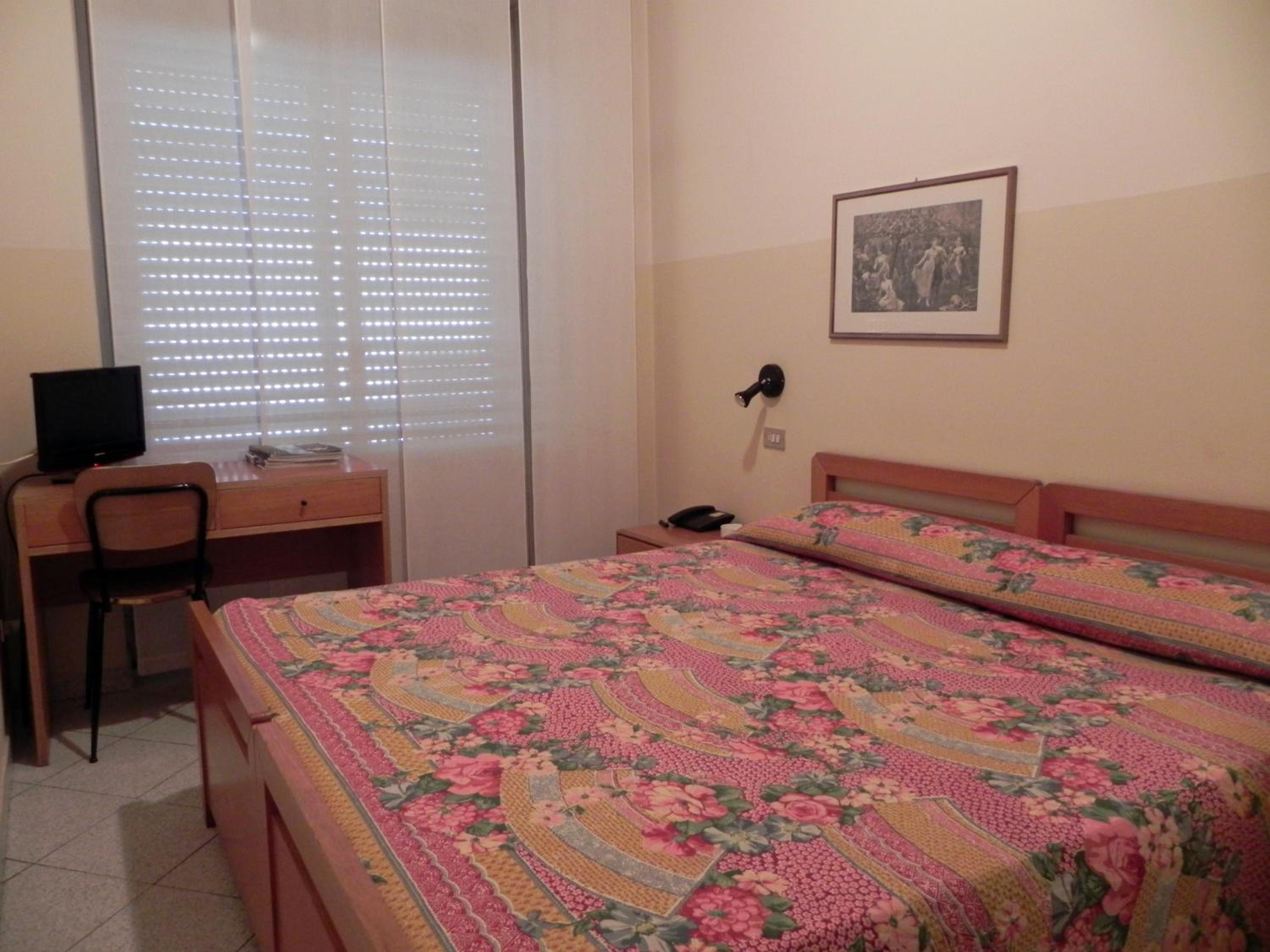 Double Room - Photo 3