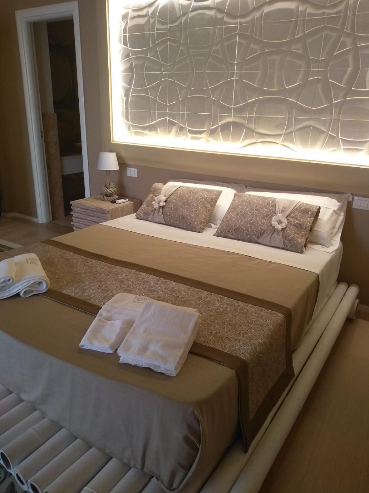 Deluxe Double Room - Photo 2
