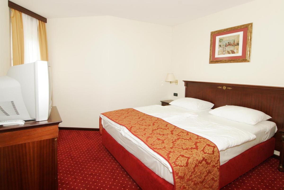 Suite with Balcony and Sea View